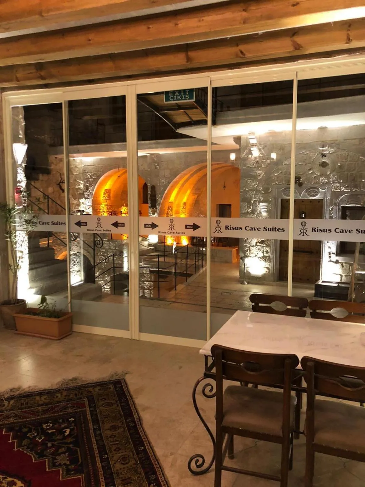 Lobby or reception in Risus Cave Suites