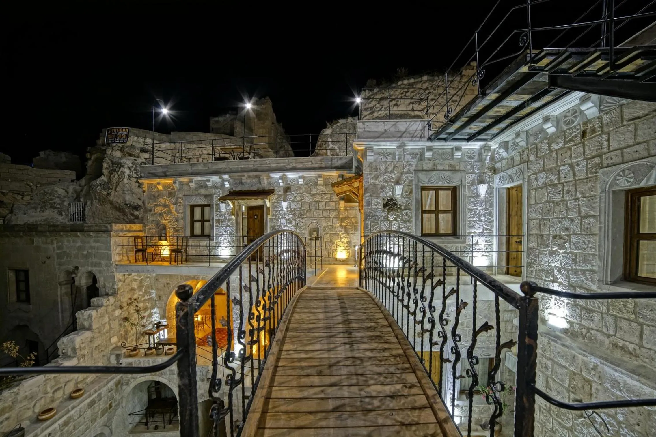 Property building in Risus Cave Suites