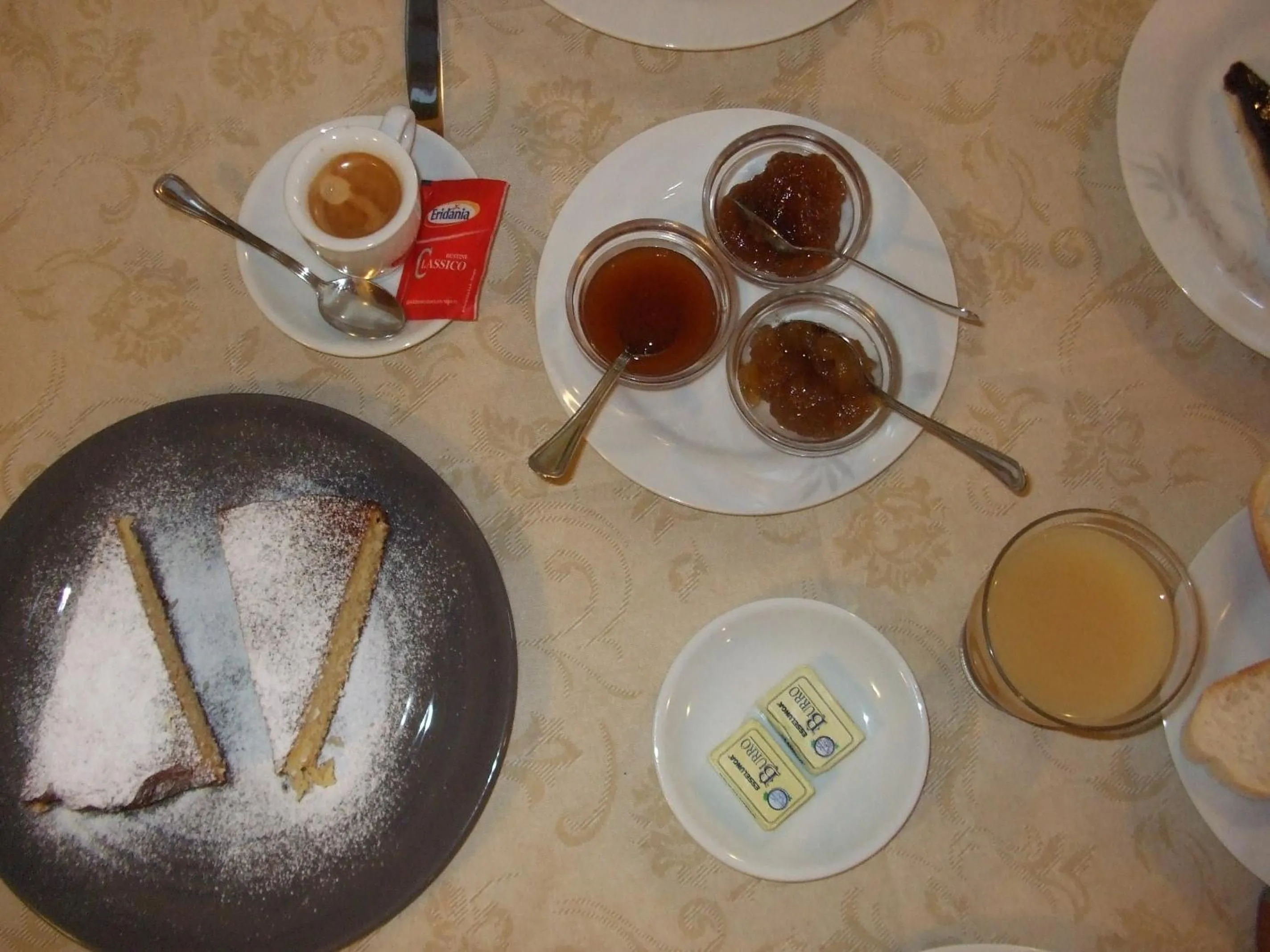 Italian breakfast in Agriturismo Cascina Rossano