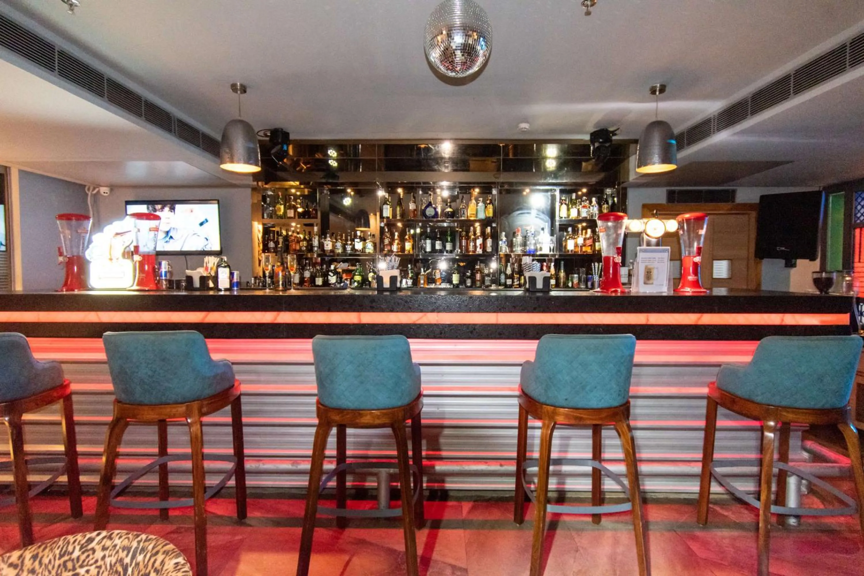 Lounge or bar in Best Western La Vista Pathankot