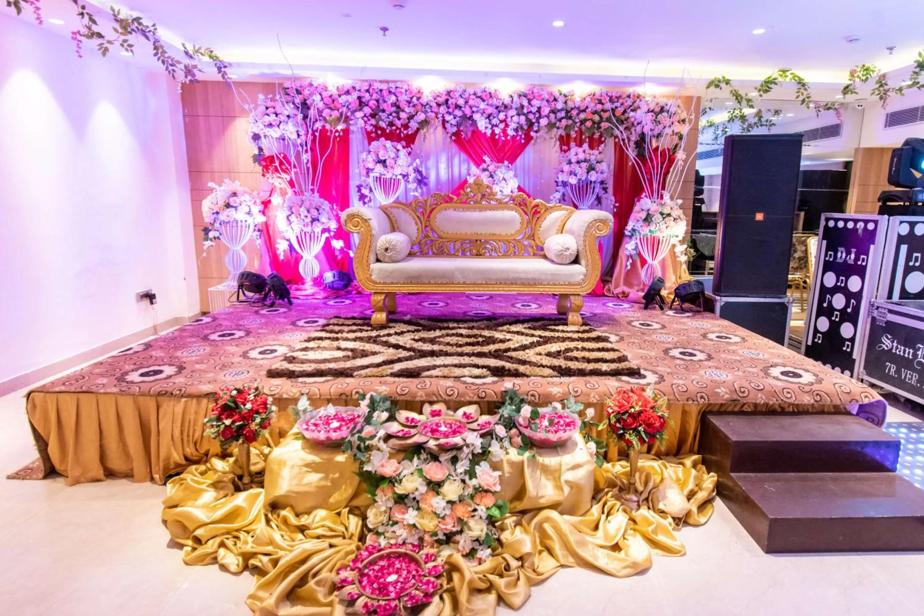 wedding, Bed in Best Western La Vista Pathankot