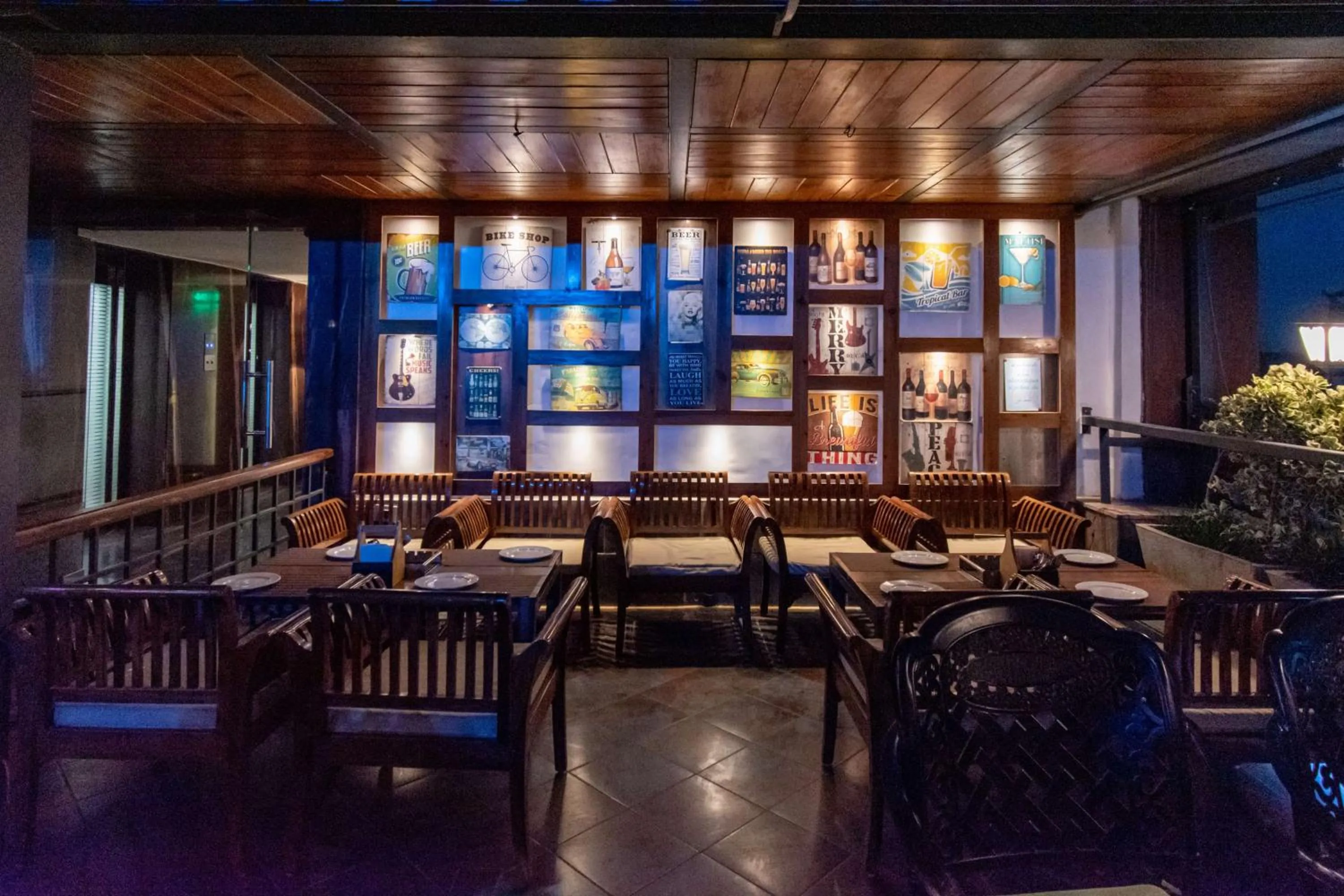 Lounge or bar in Best Western La Vista Pathankot