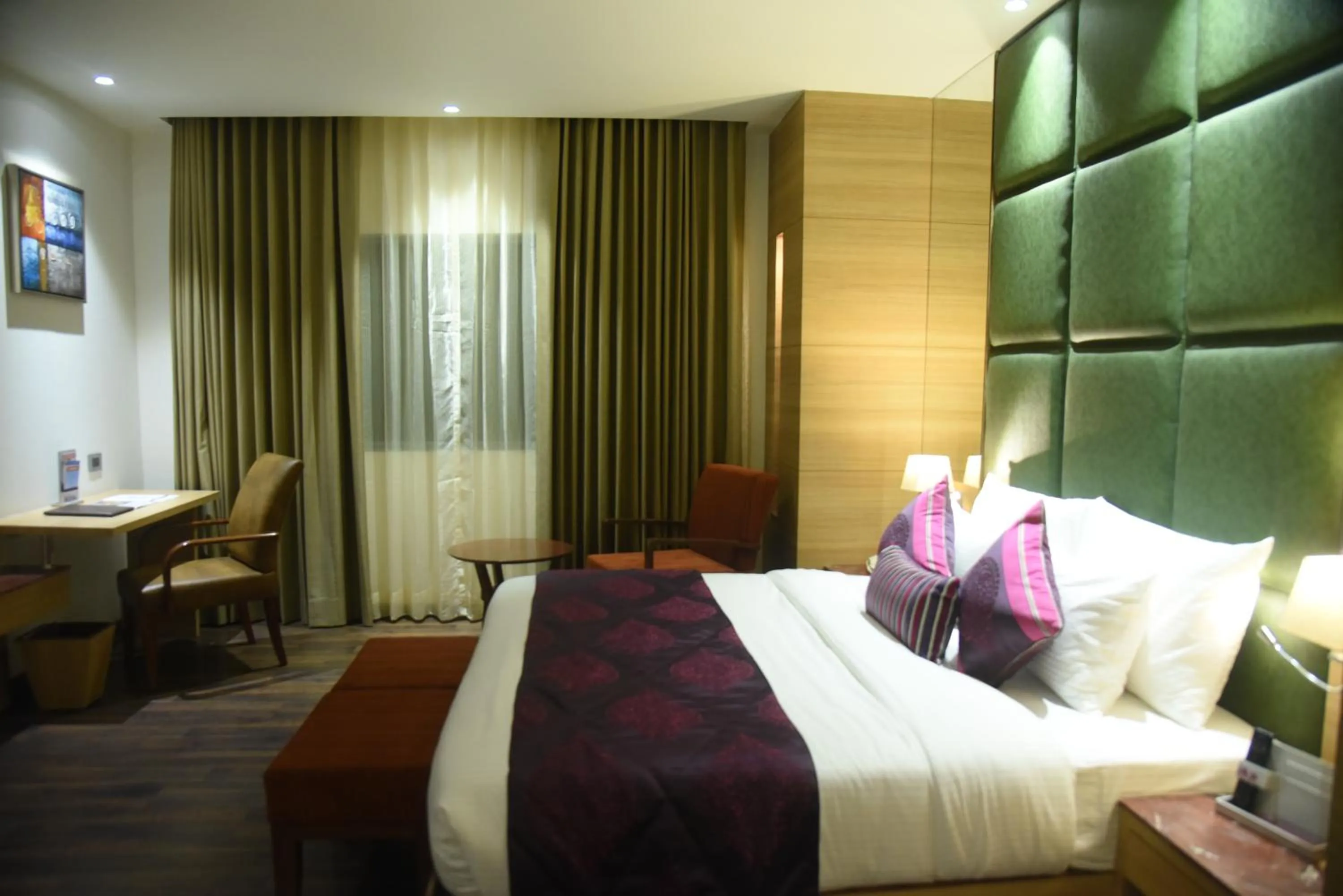 Bed in Best Western La Vista Pathankot