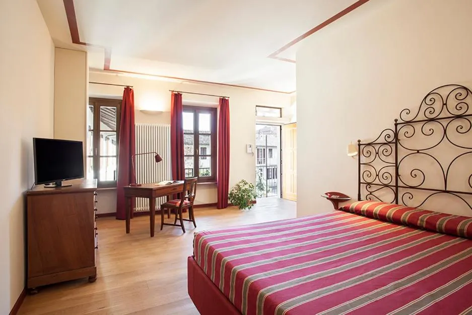 Photo of the whole room, Bed in Borromeo Rooms Bed & Living
