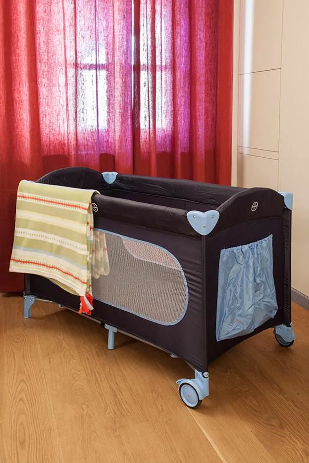 Borromeo Rooms Bed & Living