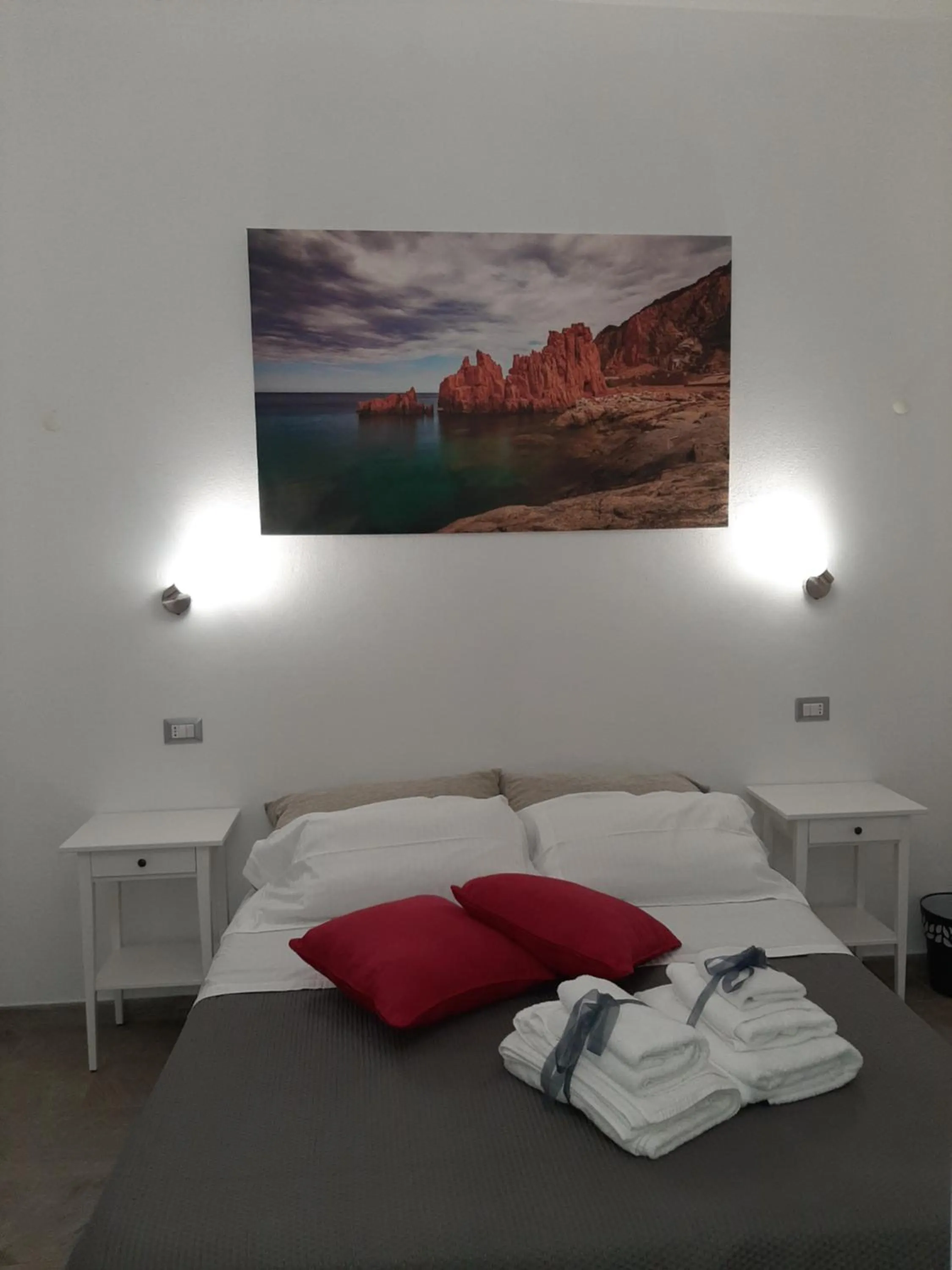 Photo of the whole room, Bed in Borgo Marinaro La Medusa Arbatax - camera matrimoniale con bagno privato-