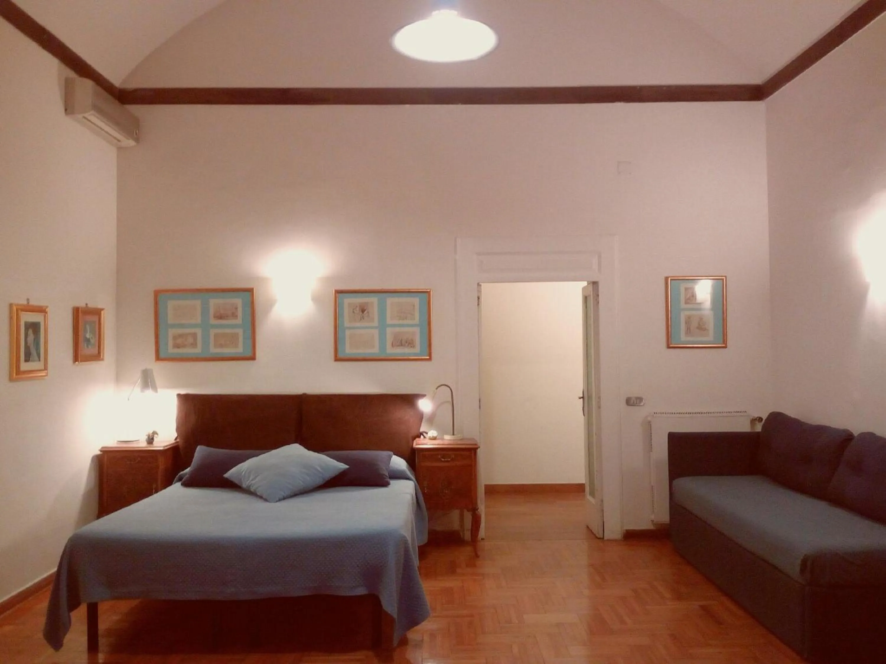Bedroom, Bed in B&B Amedeo