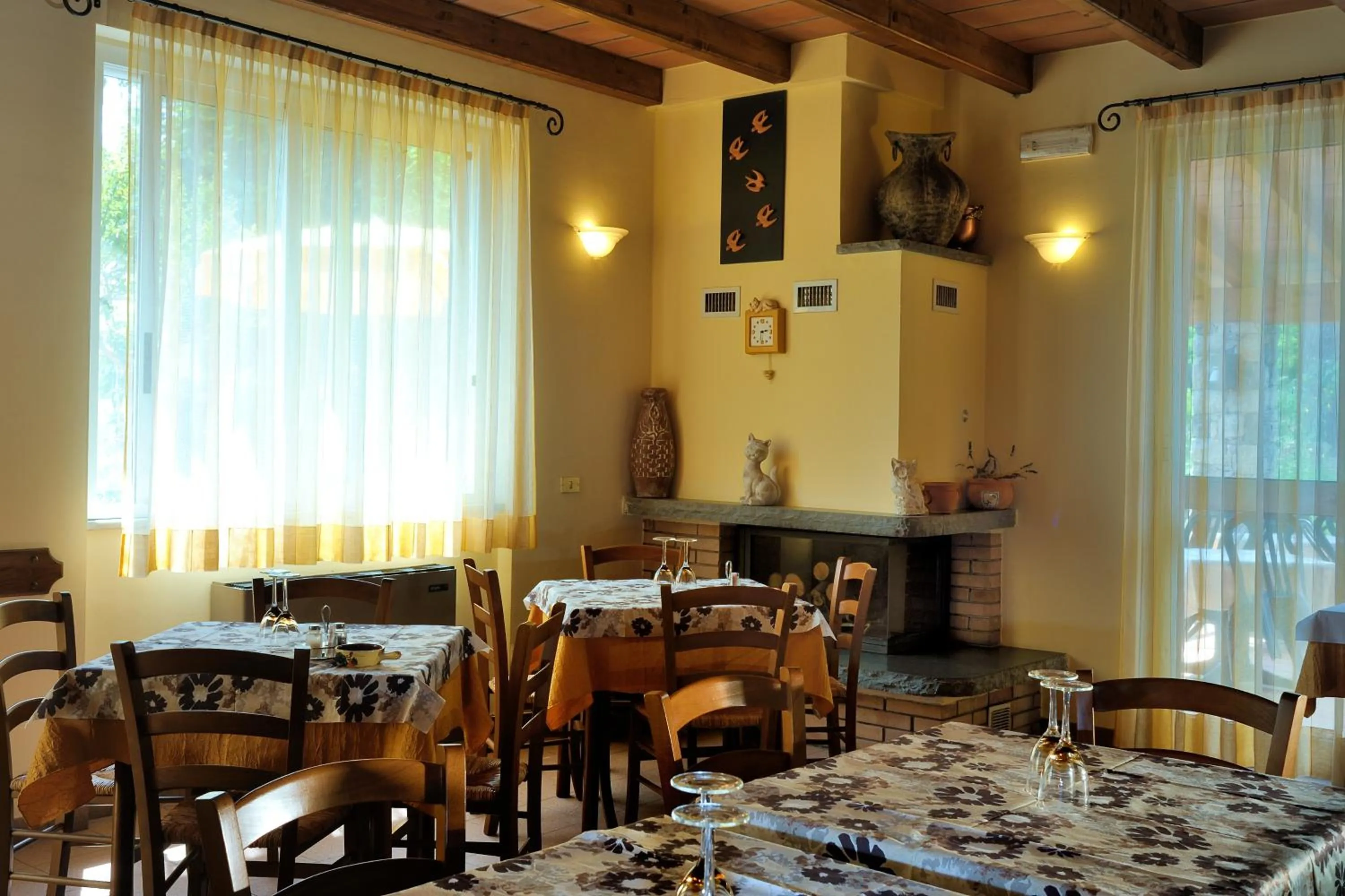 Restaurant/places to eat in Le Rondini