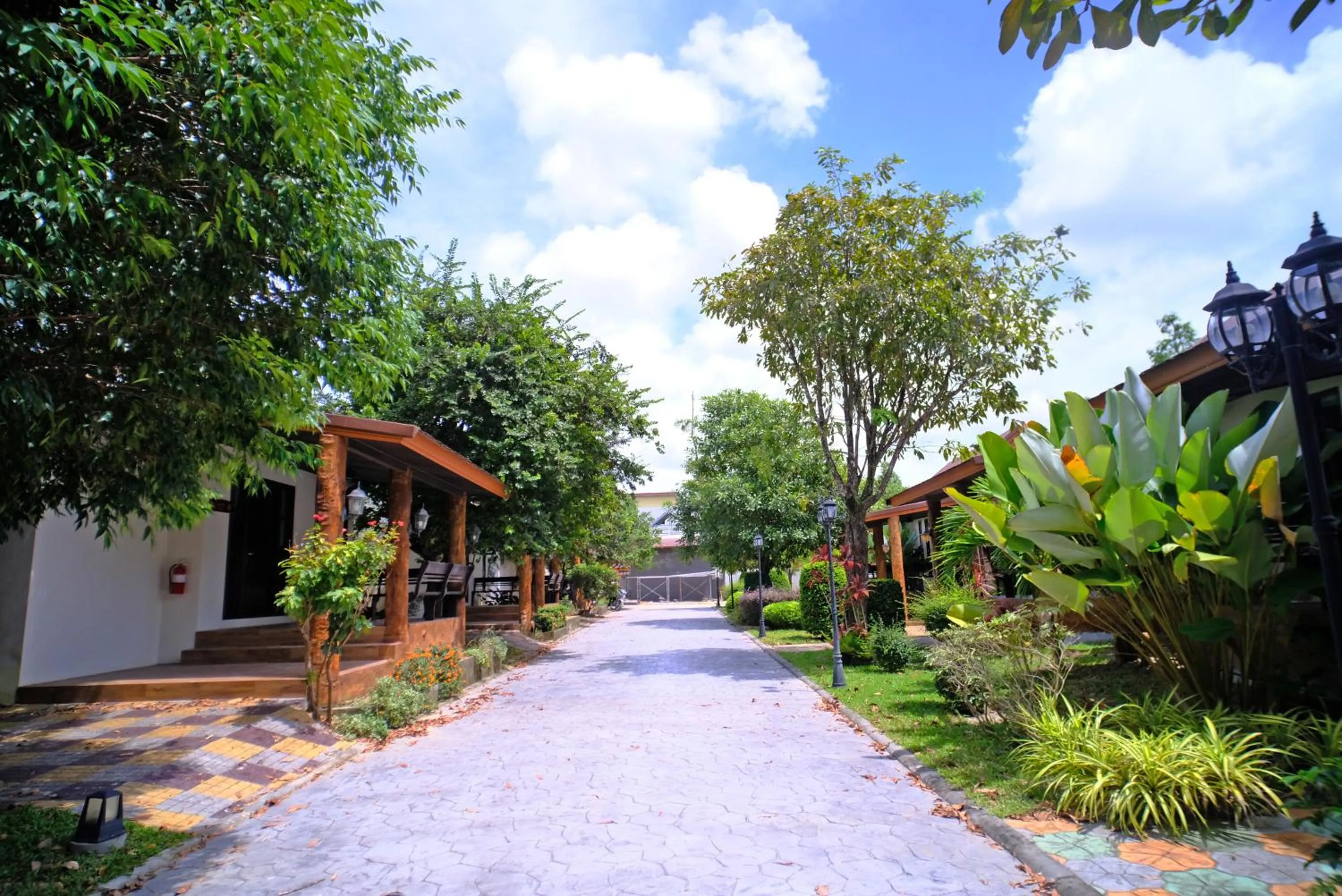 Deluxe Double Room in Rnana Grand