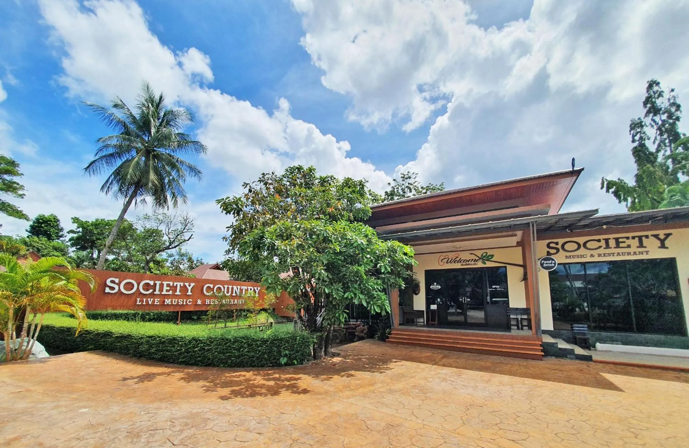 Restaurant/places to eat in Rnana Grand