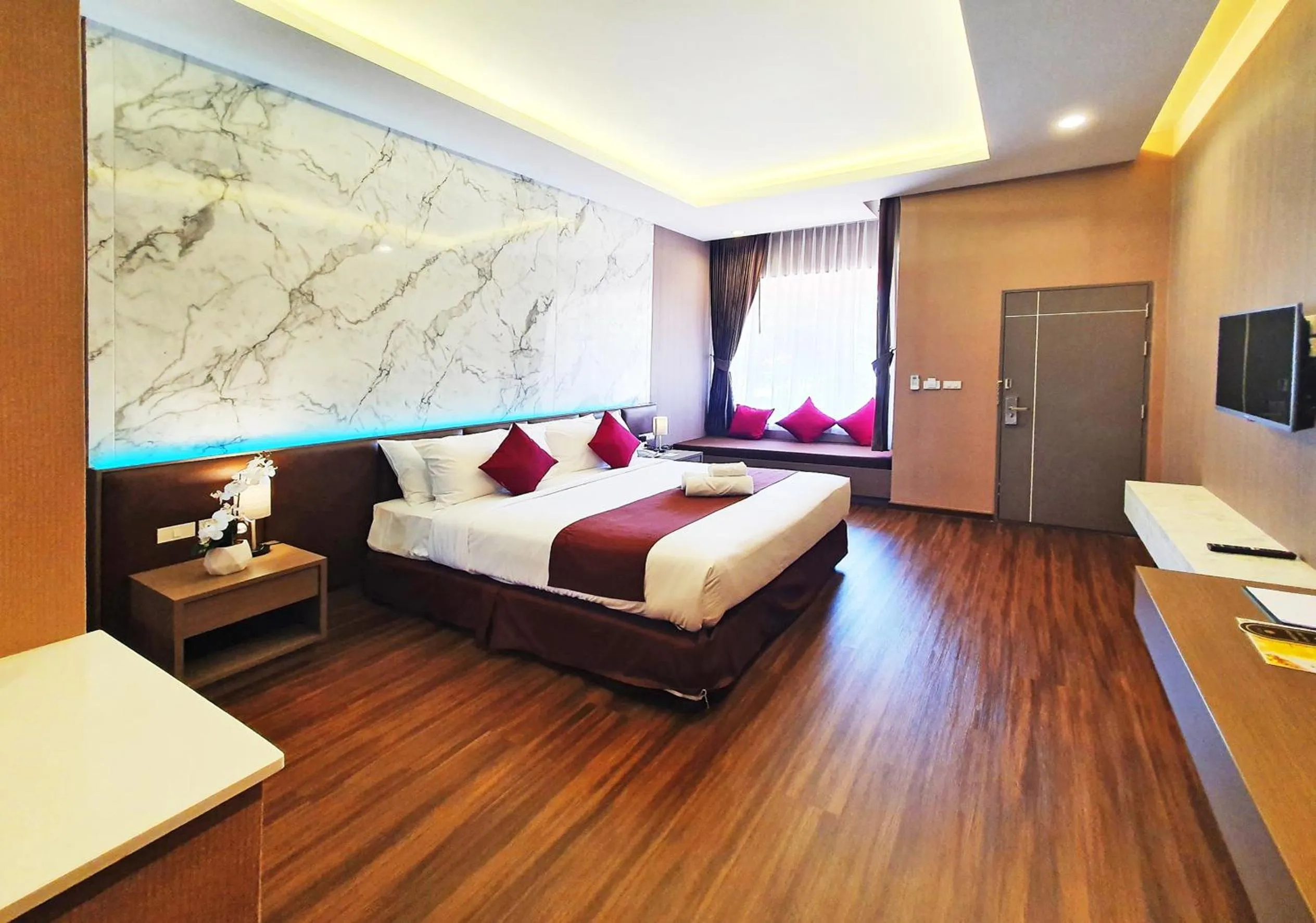 Bedroom, Bed in Rnana Grand