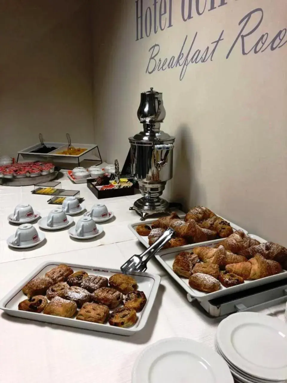 Restaurant/places to eat in Hotel Delle Rose Restaurant/places to eat in Hotel Delle Rose