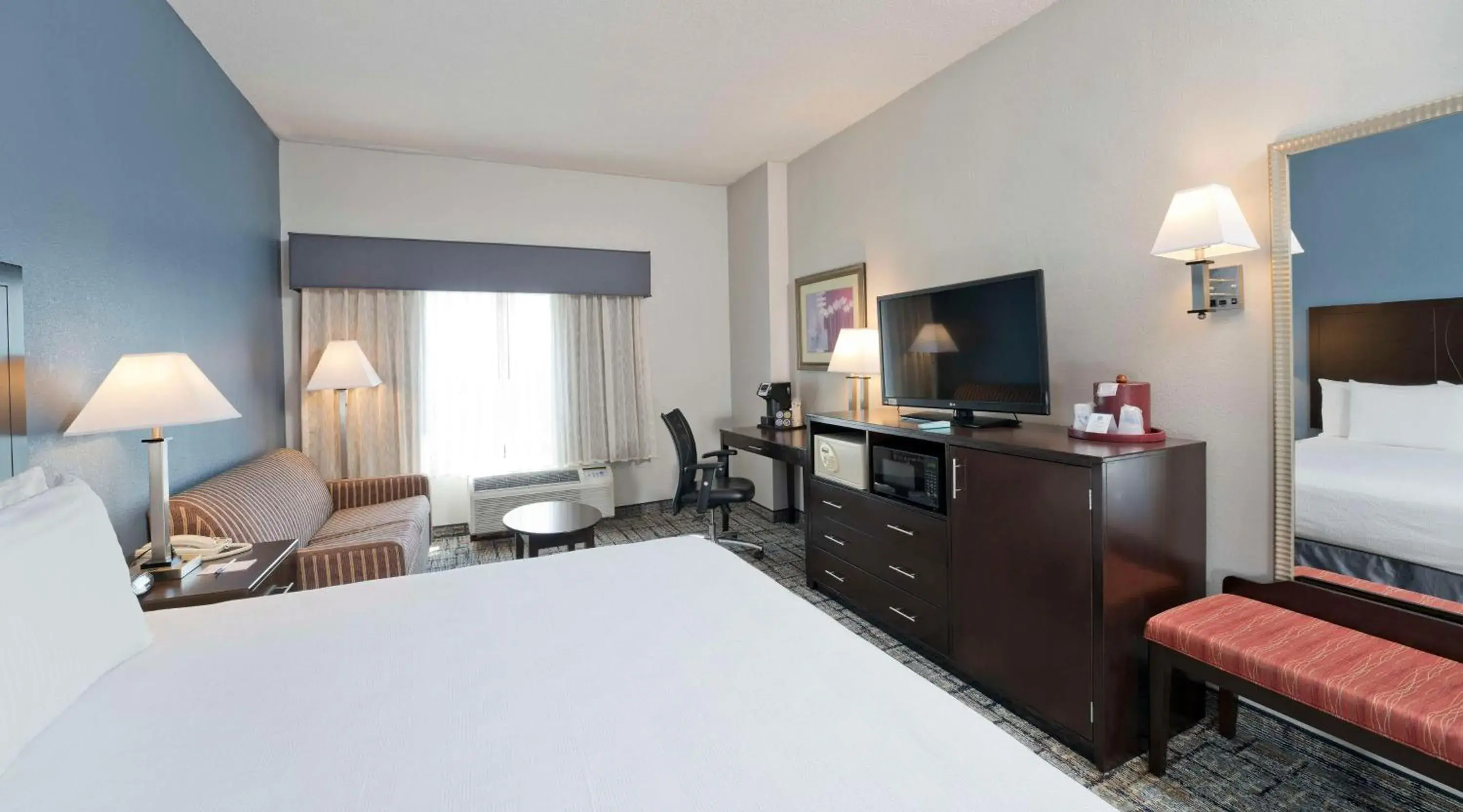 Bedroom, Bed in Best Western Plus Hotel & Conference Center Bedroom, Bed in Best Western Plus Hotel & Conference Center