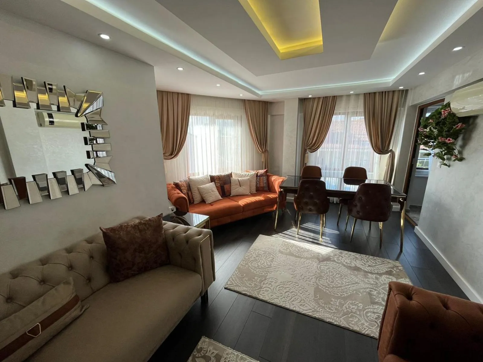 Living room, Seating Area in Kings Cross Hotel Istanbul