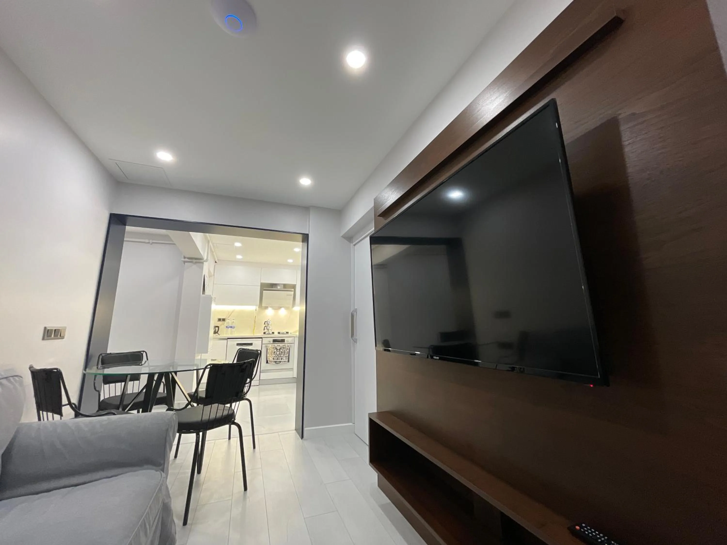 TV and multimedia, TV/Entertainment Center in Kings Cross Hotel Istanbul