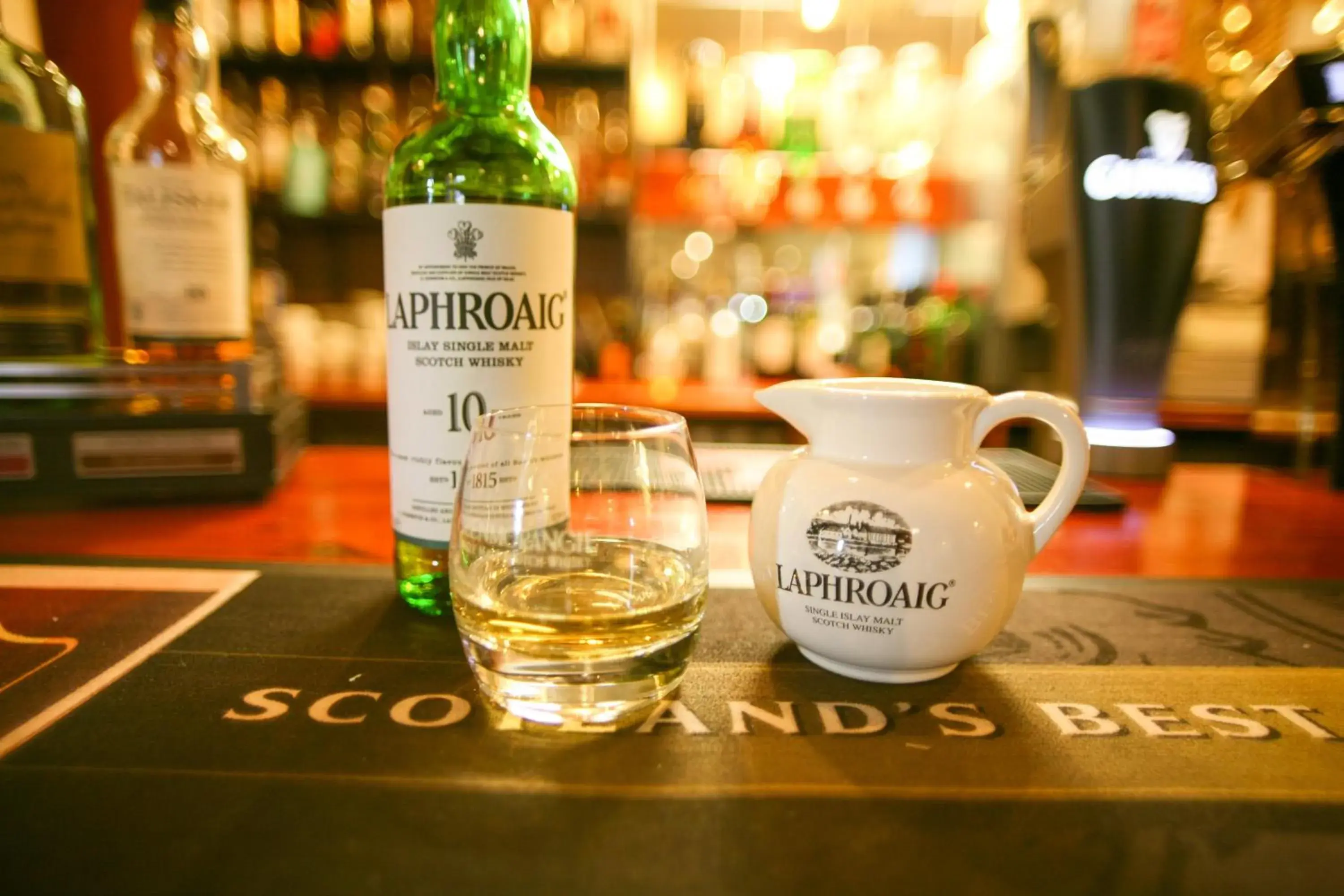 Lounge or bar in The Tomich Hotel Lounge or bar in The Tomich Hotel