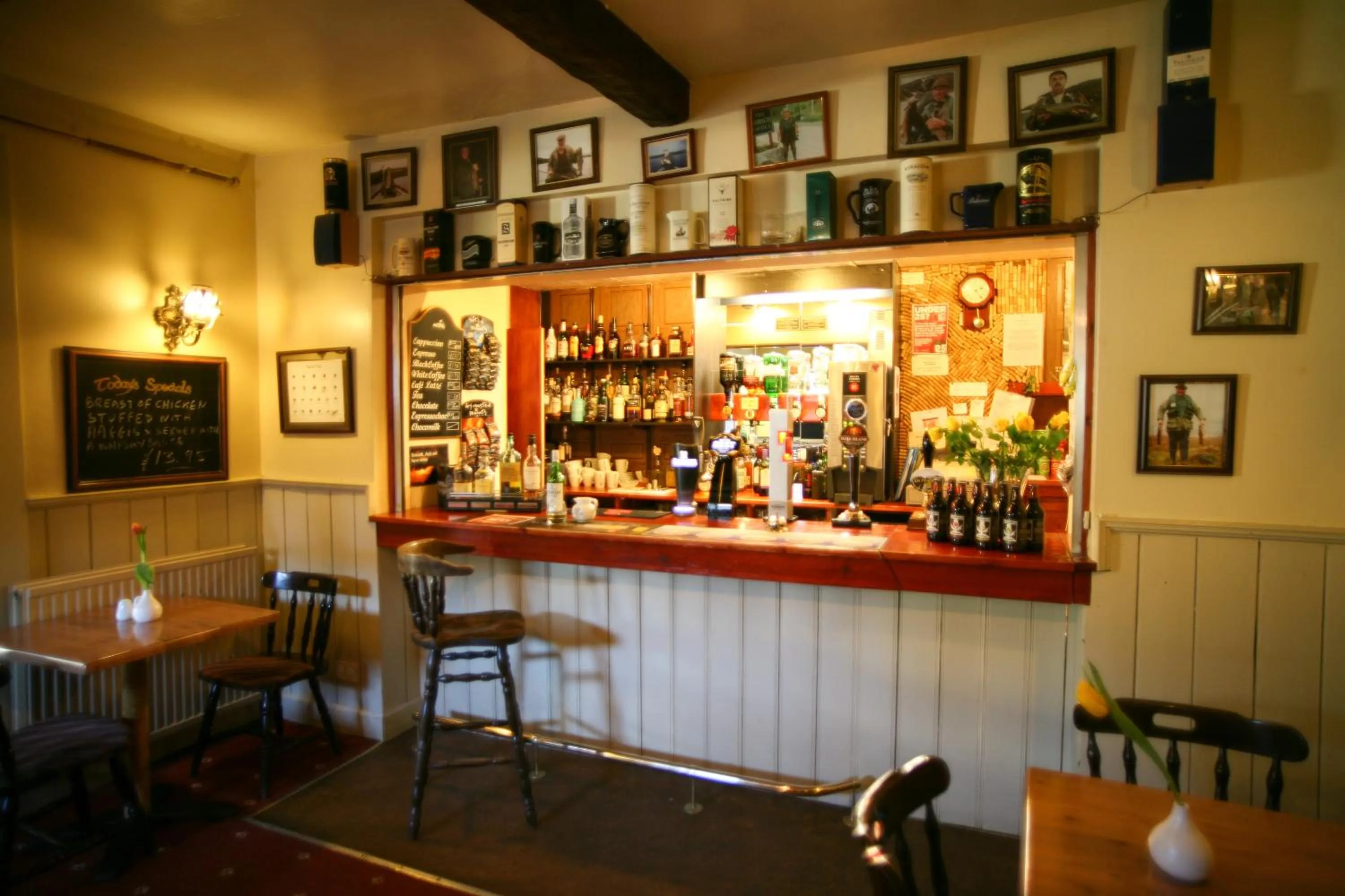 Food and drinks in The Tomich Hotel