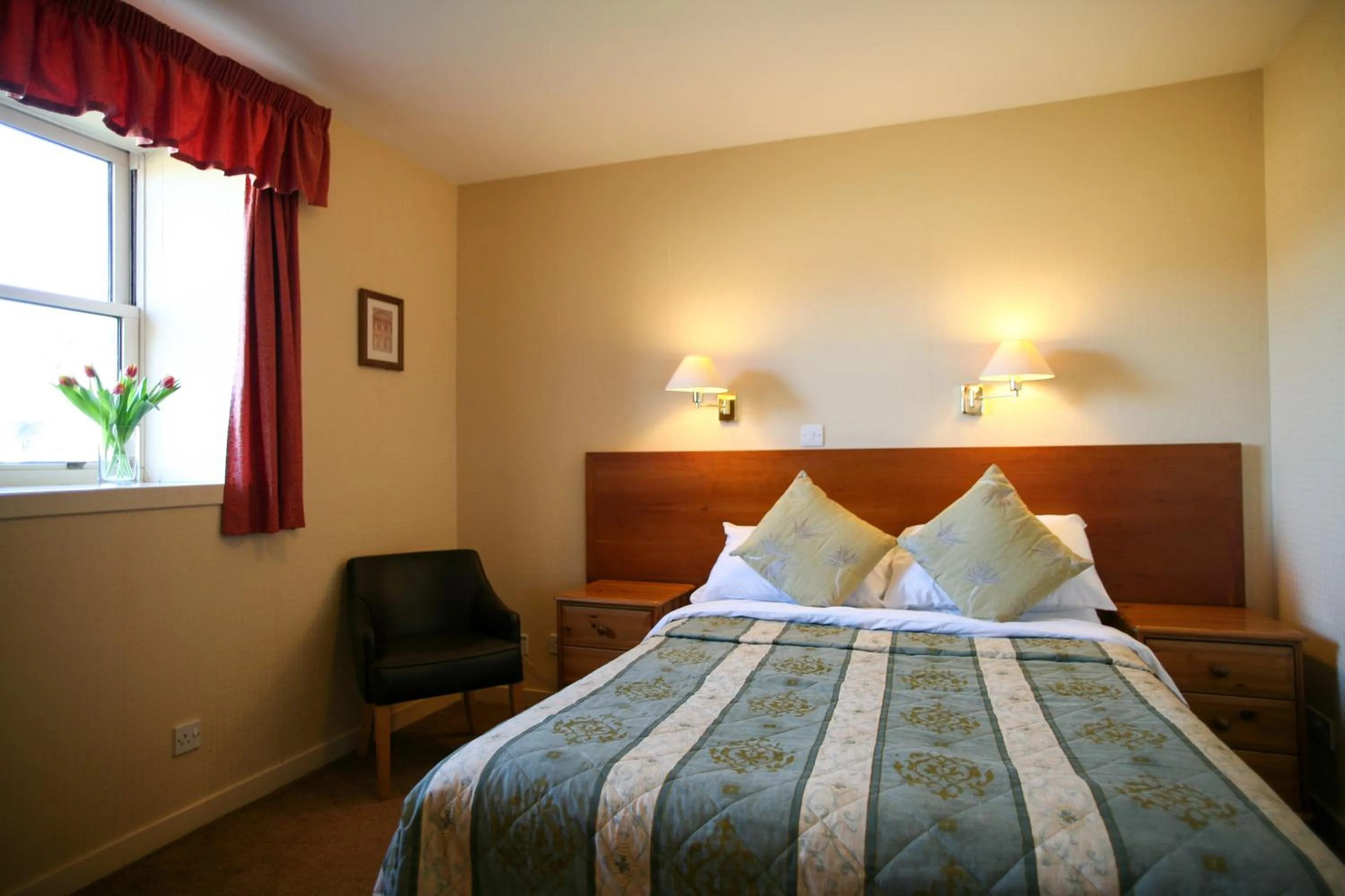 Bedroom, Bed in The Tomich Hotel