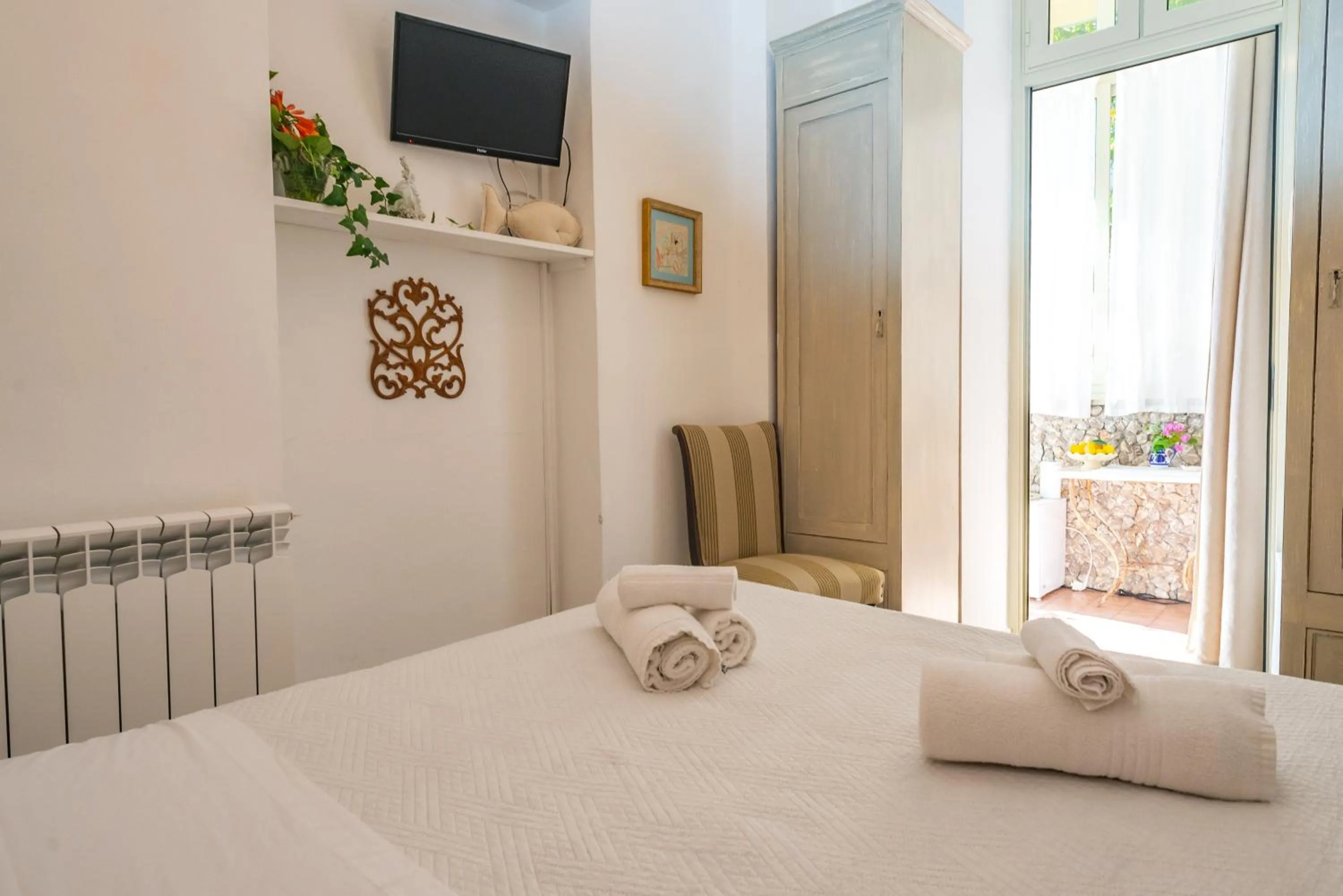 Bedroom, Bed in Villa Giannina B&B