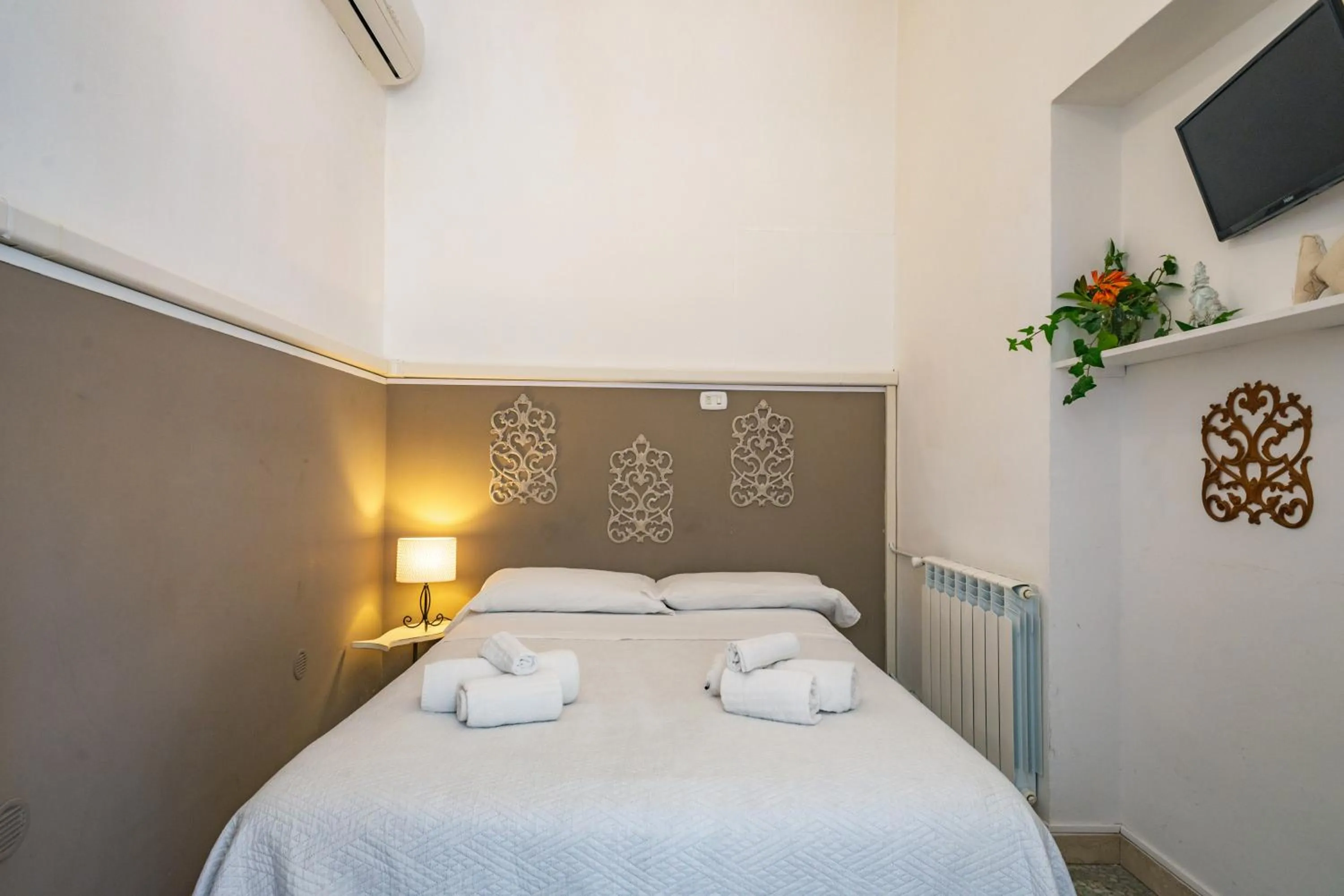 Bedroom, Bed in Villa Giannina B&B