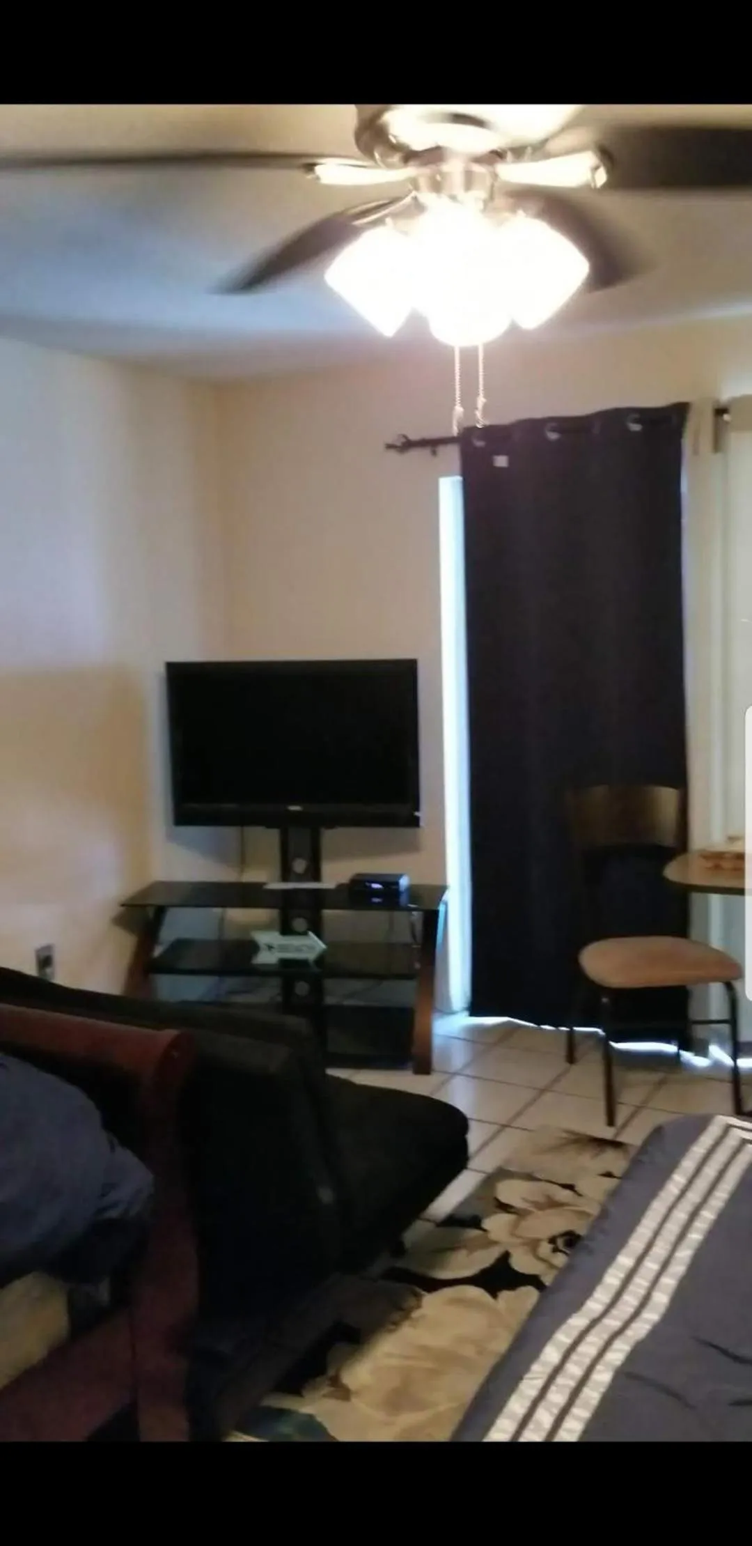 Communal lounge/ TV room in Beach More Worry Less