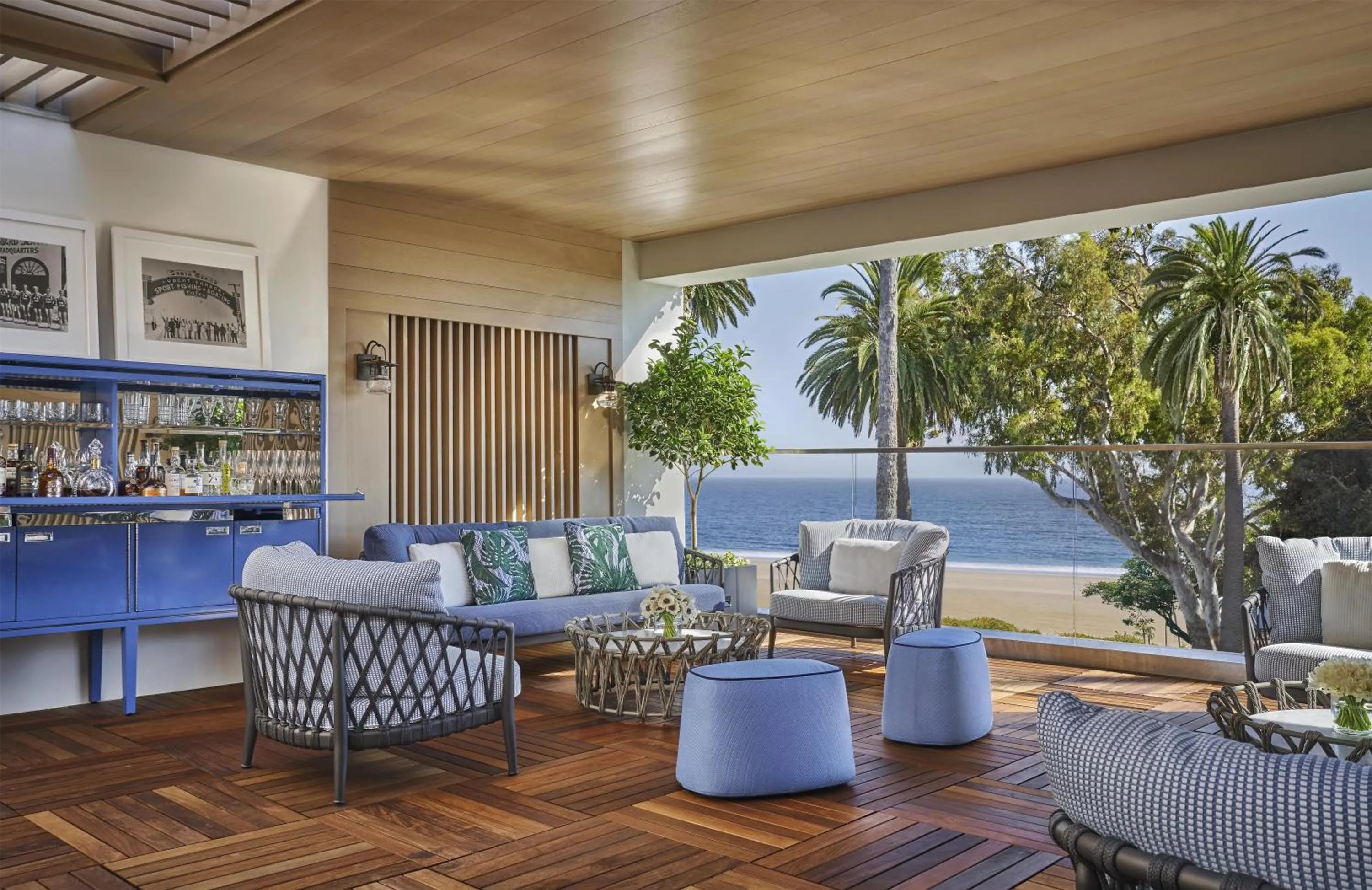 Lounge or bar in Oceana Santa Monica, LXR Hotels & Resorts
