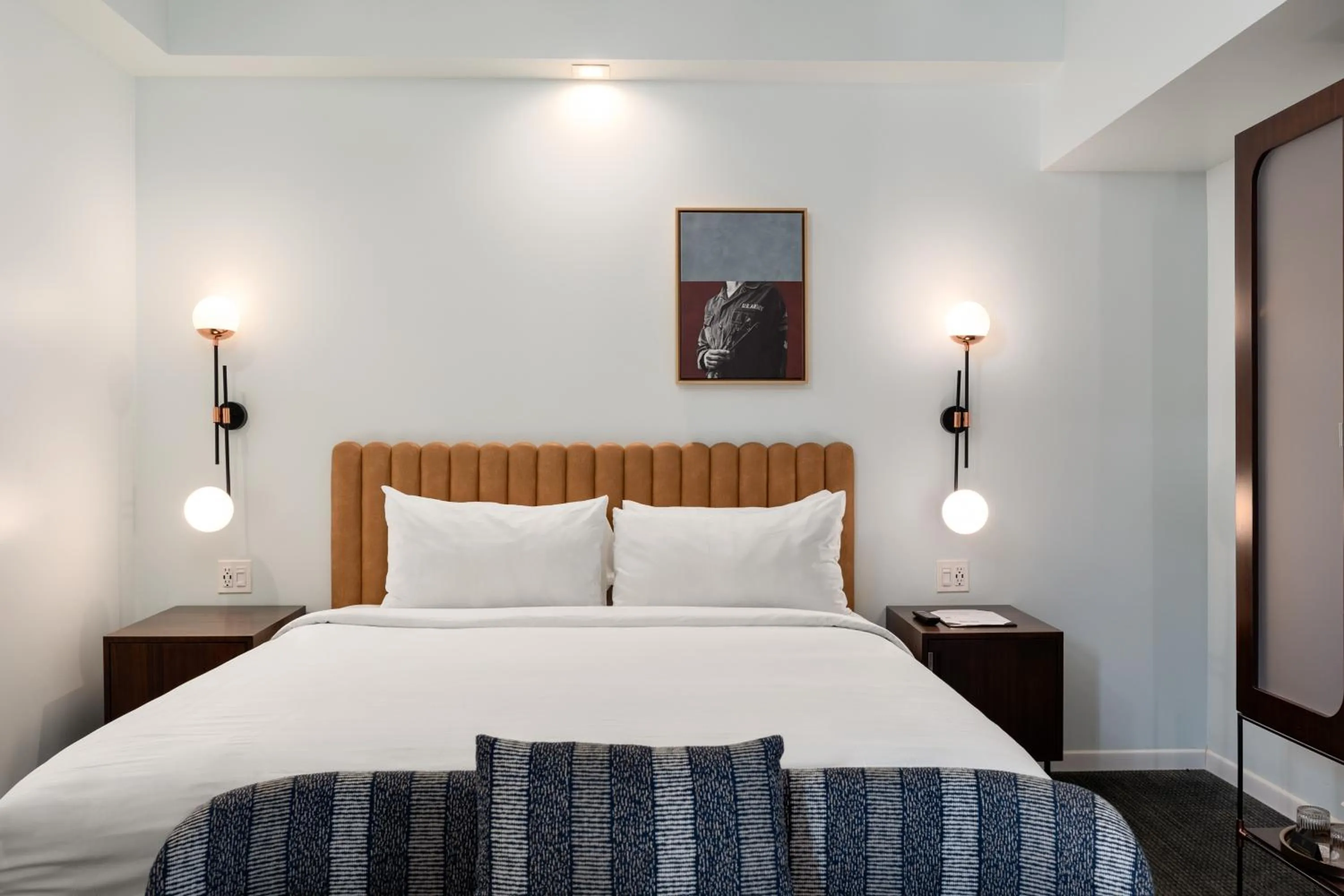 Bed in The Guild Hotel, San Diego Downtown, a Marriott Tribute Portfolio Hotel