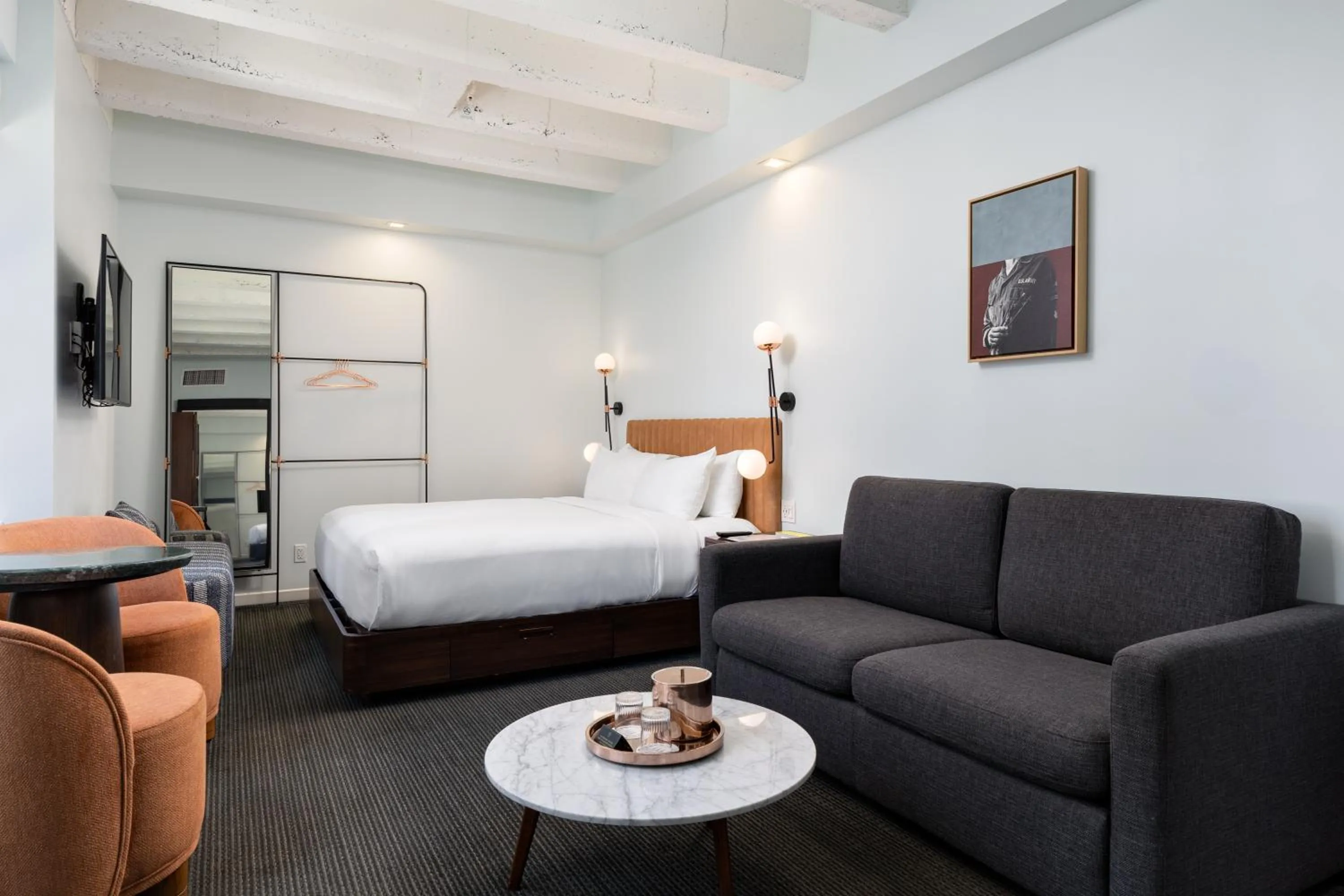 Bed in The Guild Hotel, San Diego Downtown, a Marriott Tribute Portfolio Hotel