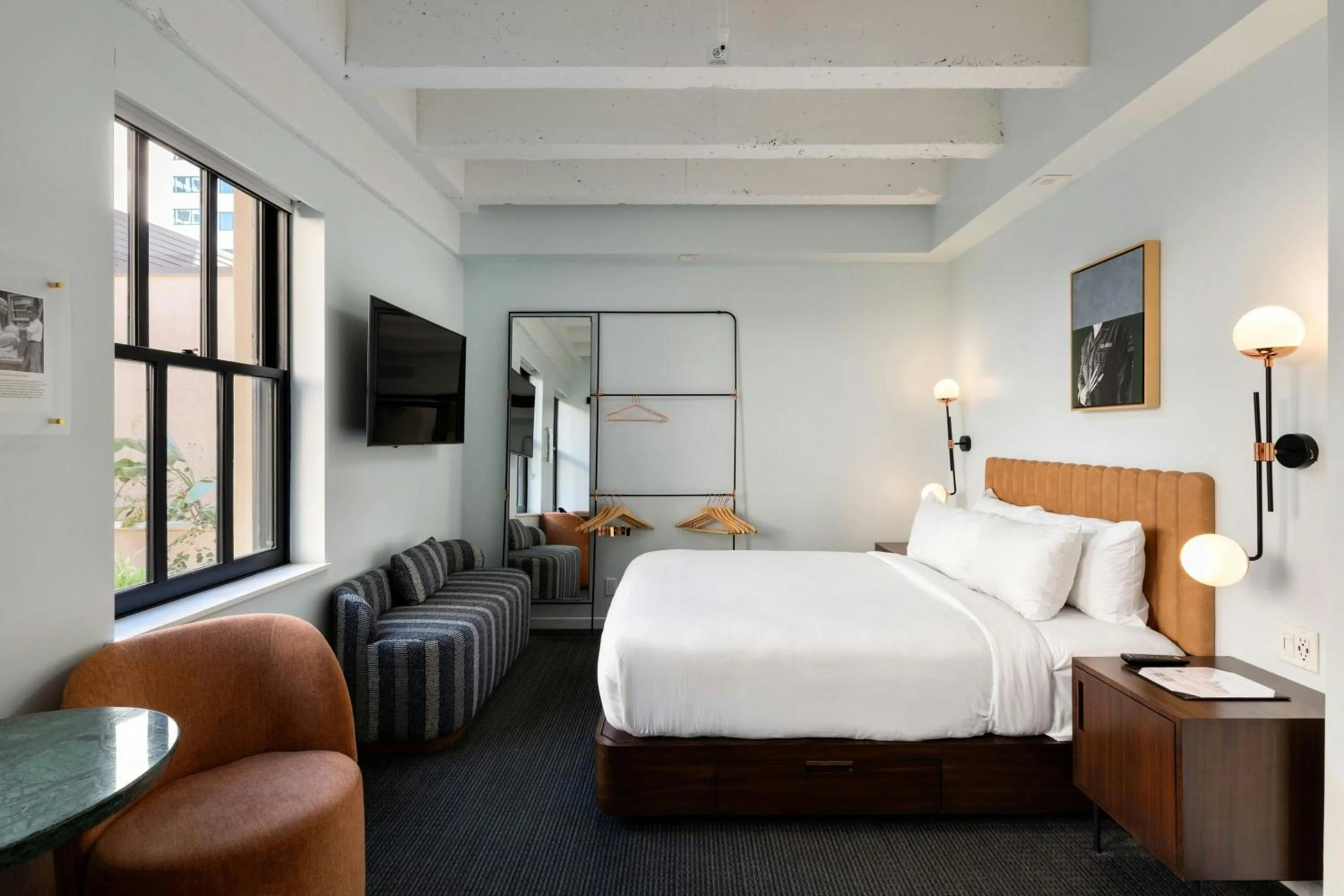 Photo of the whole room, Bed in The Guild Hotel, San Diego Downtown, a Marriott Tribute Portfolio Hotel