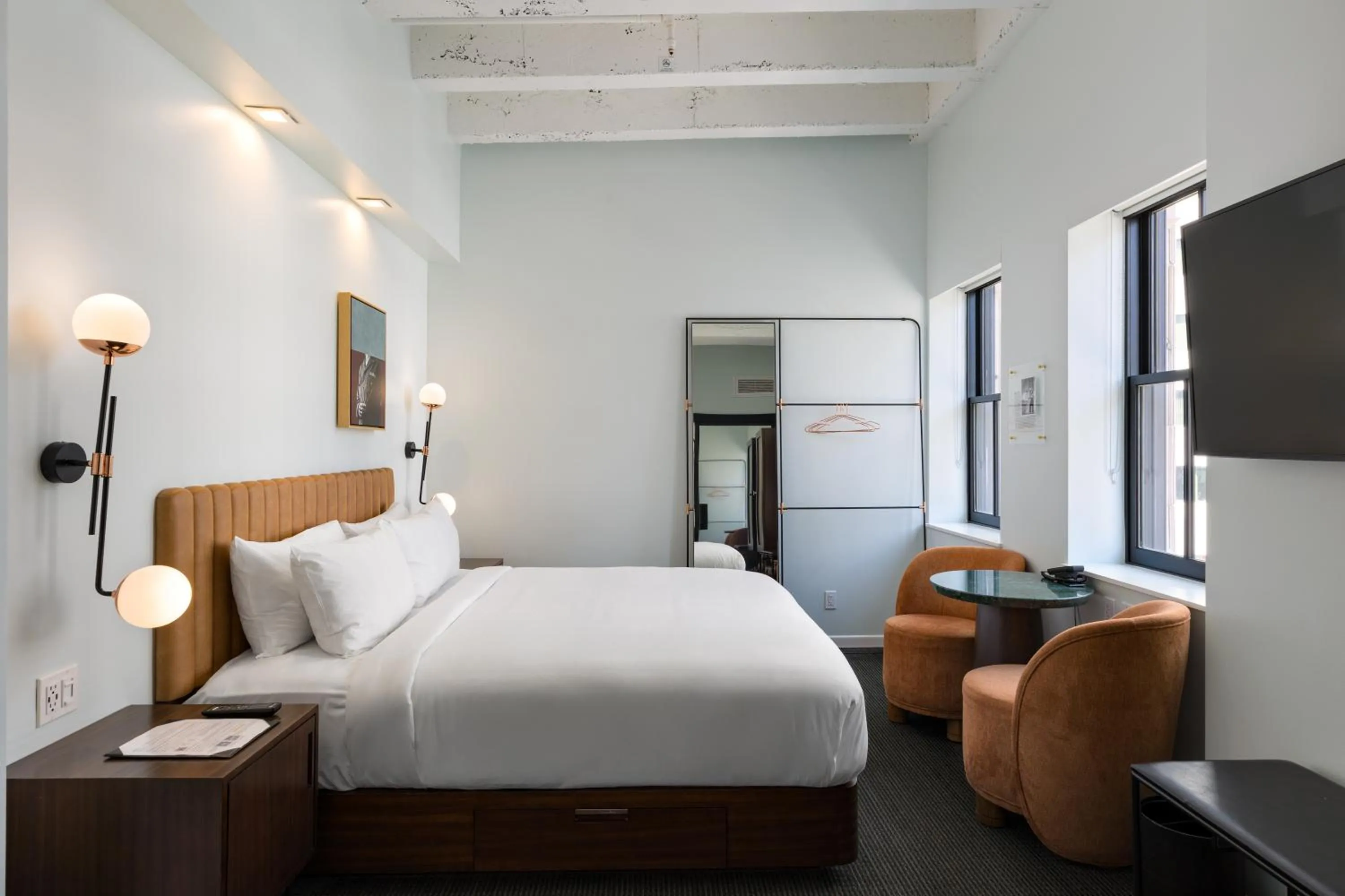 Bed in The Guild Hotel, San Diego Downtown, a Marriott Tribute Portfolio Hotel