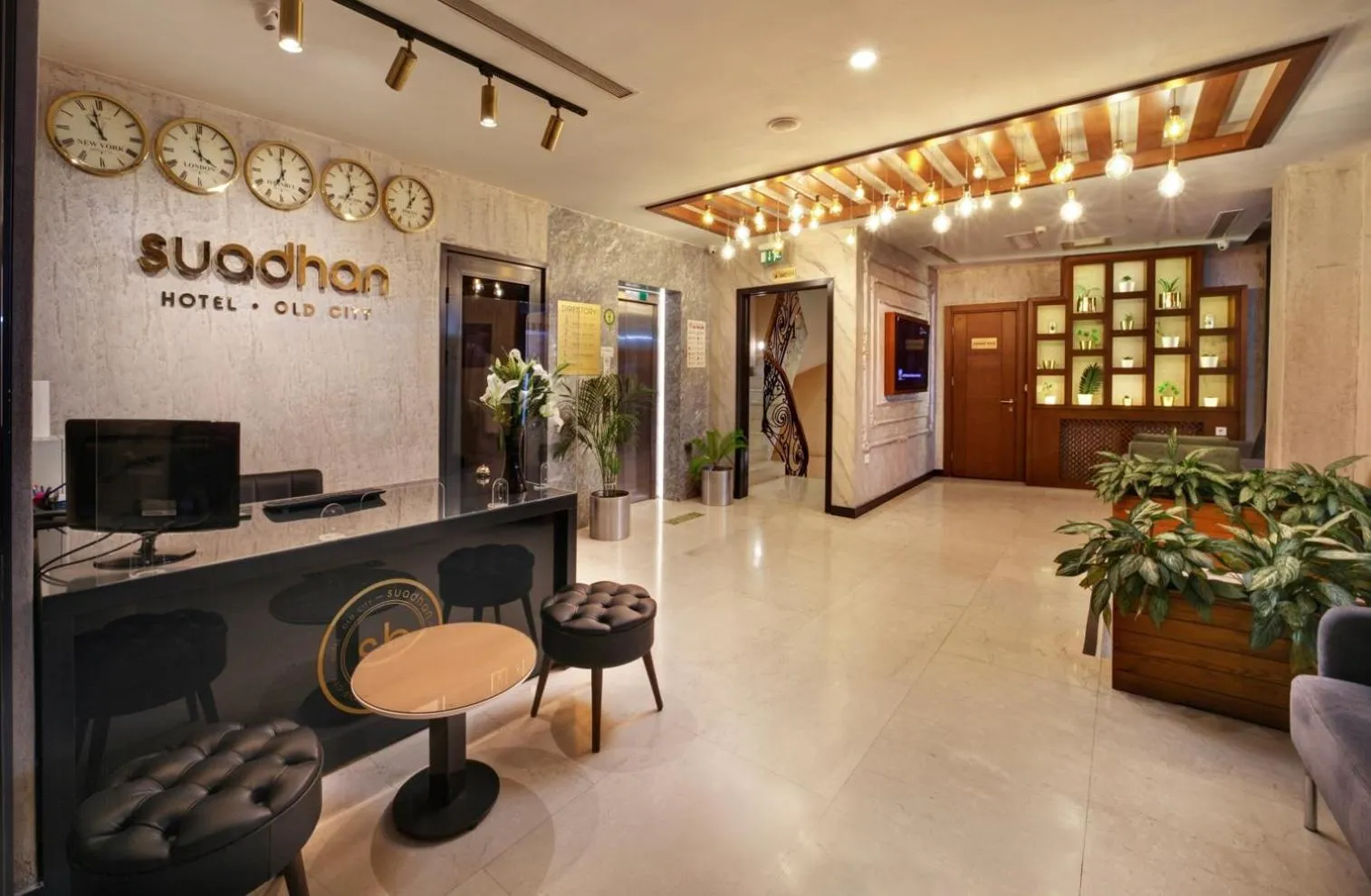 Lobby or reception in Suadhan Hotel