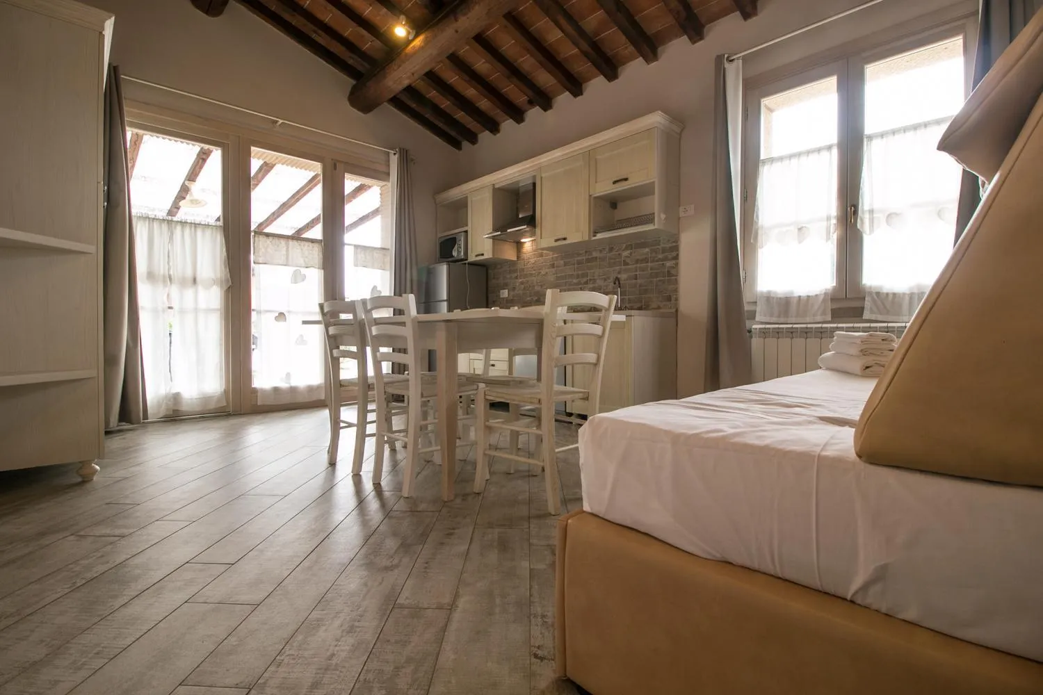 Dining area, Bed in Fattoria Palazzeta - Pet & Family Friendly