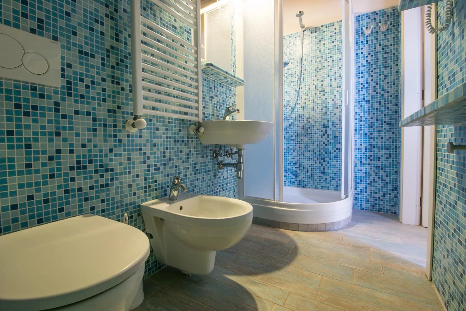 Shower in Fattoria Palazzeta - Pet & Family Friendly