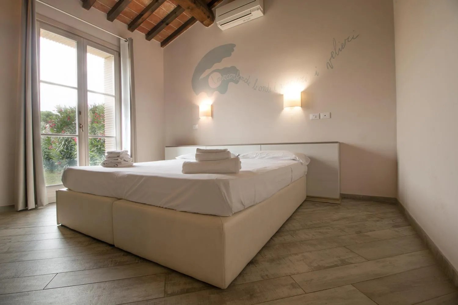 Bed in Fattoria Palazzeta - Pet & Family Friendly