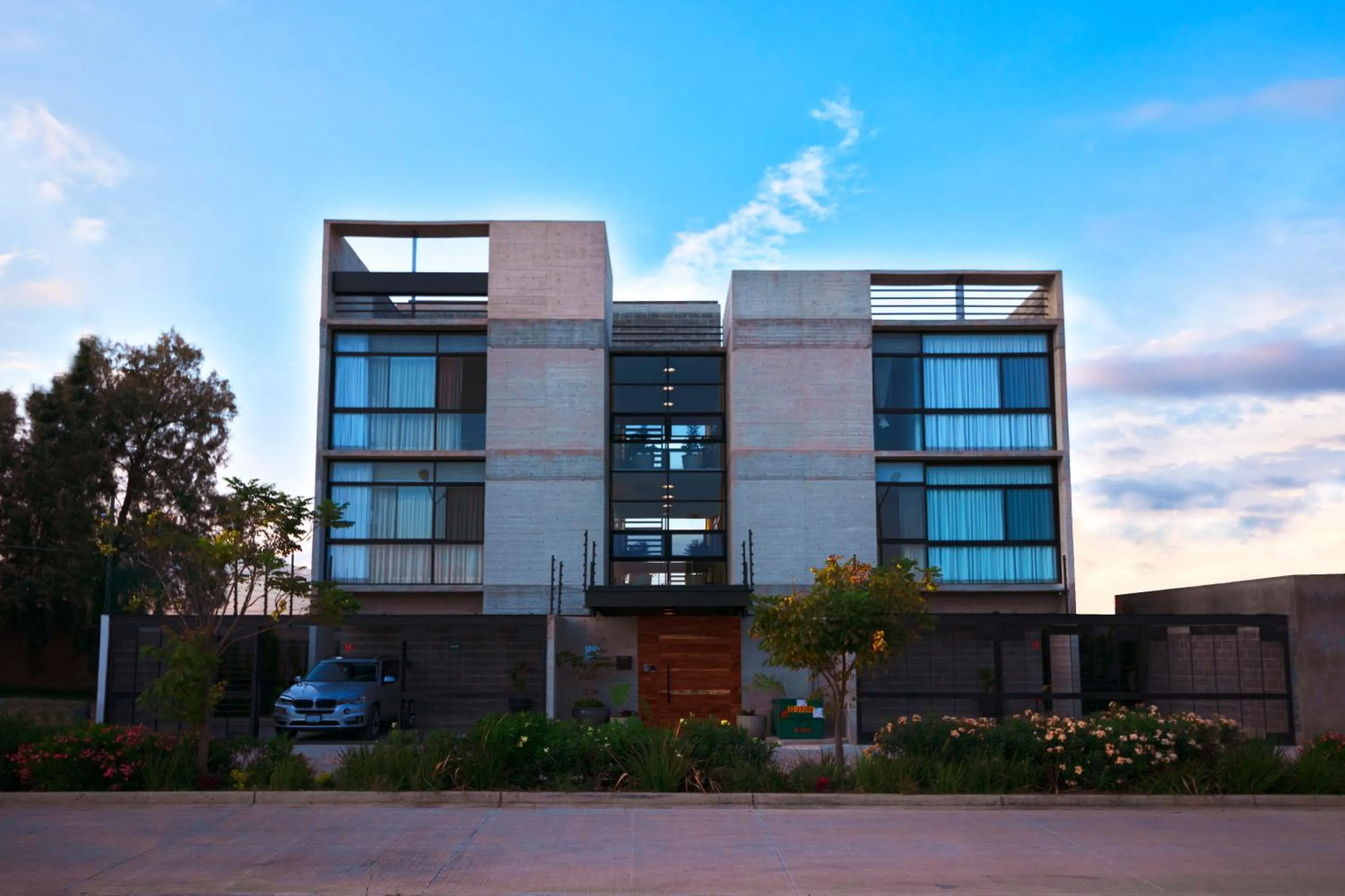 Facade/entrance in Arboleda 5 Luxury Lofts