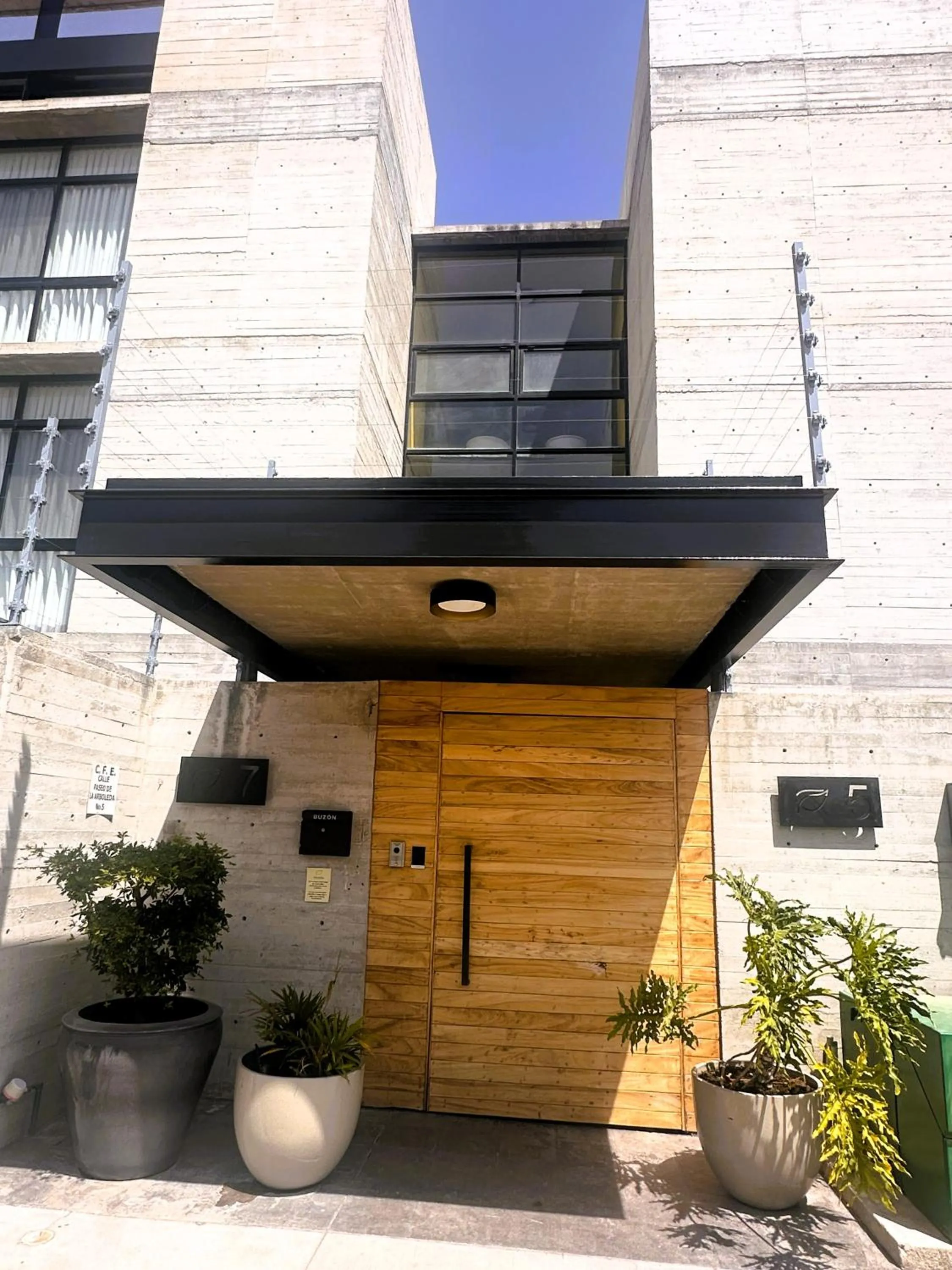 Facade/entrance in Arboleda 5 Luxury Lofts