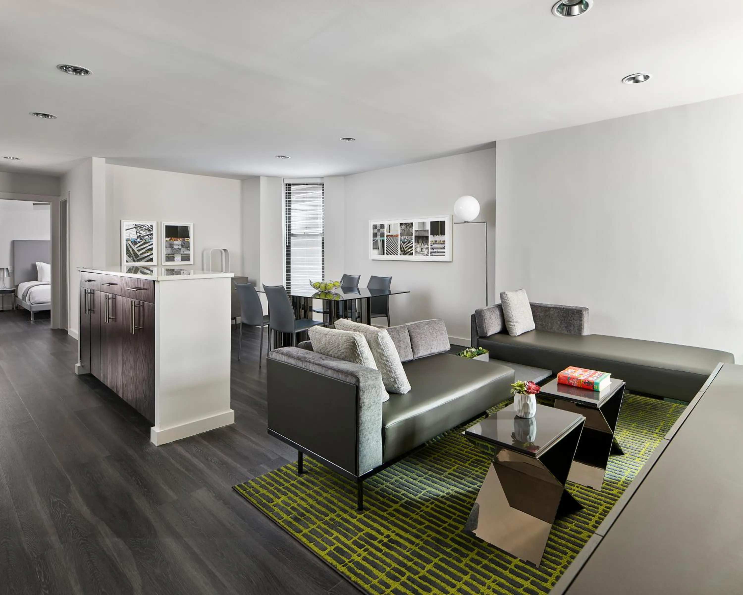 Coffee/tea facilities in AKA Times Square