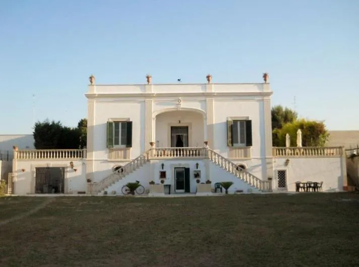 Day in Villa Longo de Bellis