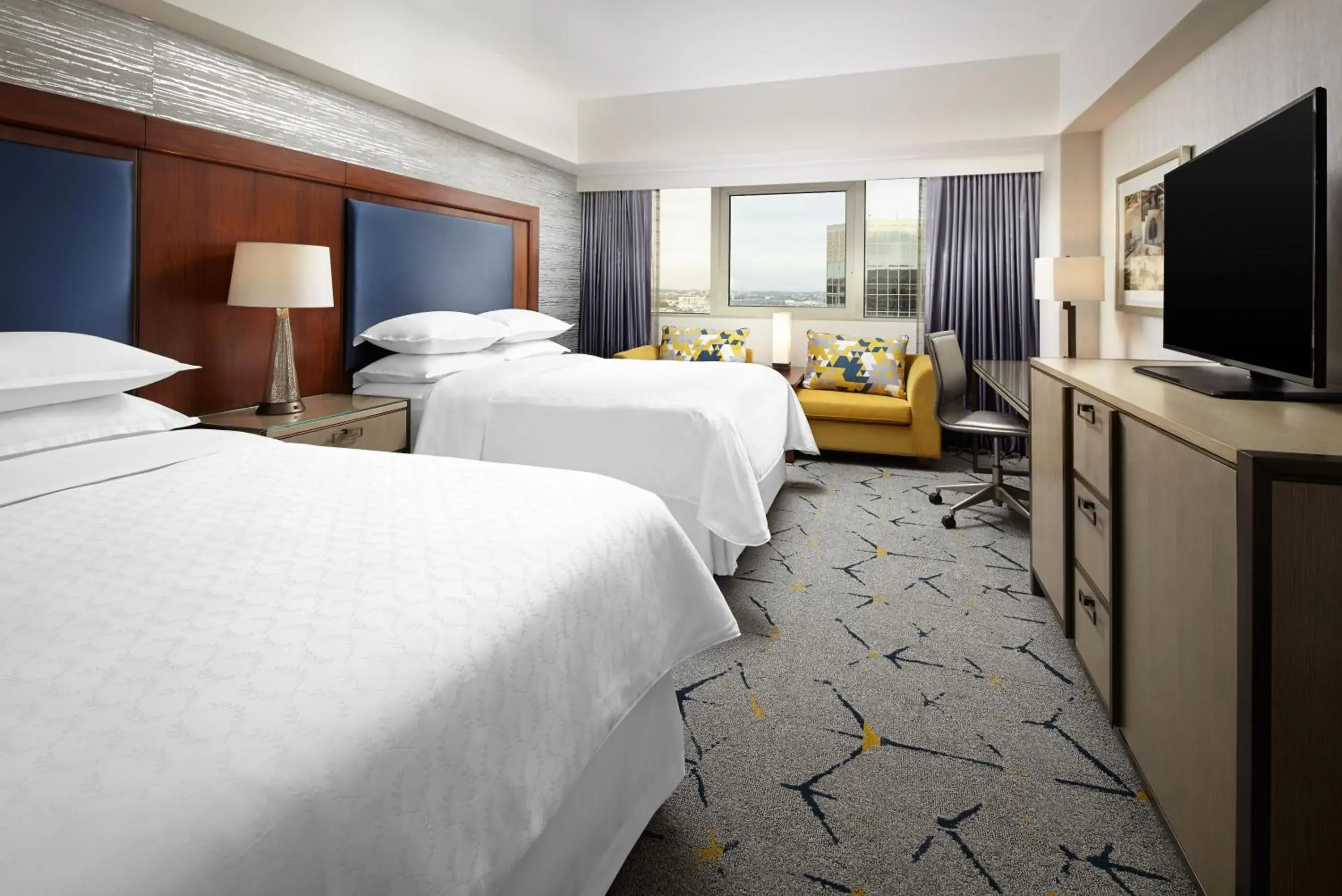 Concierge level, Guest room, 2 Queen in Sheraton Gateway Los Angeles Hotel Concierge level, Guest room, 2 Queen in Sheraton Gateway Los Angeles Hotel