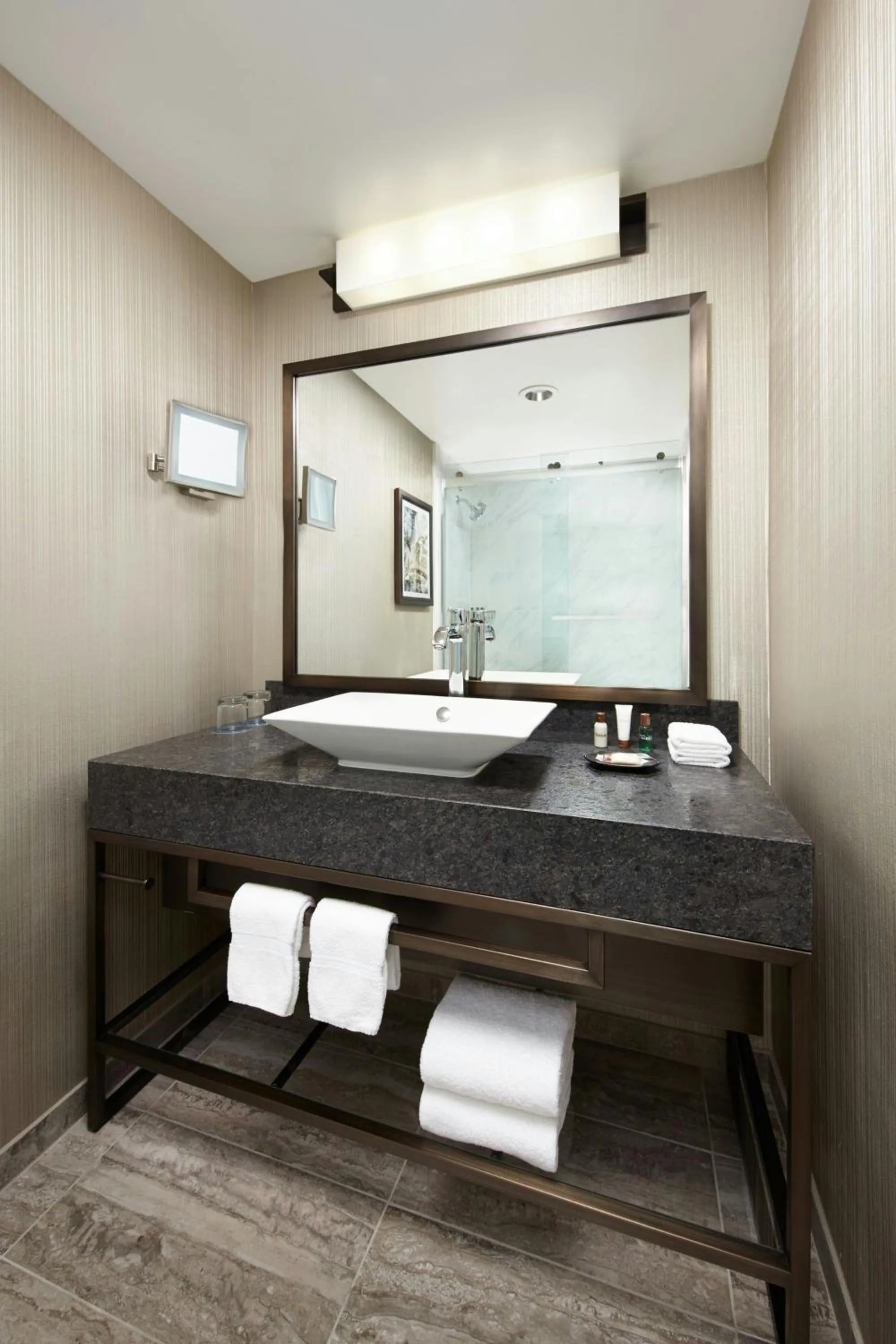 Bathroom in Sheraton Gateway Los Angeles Hotel