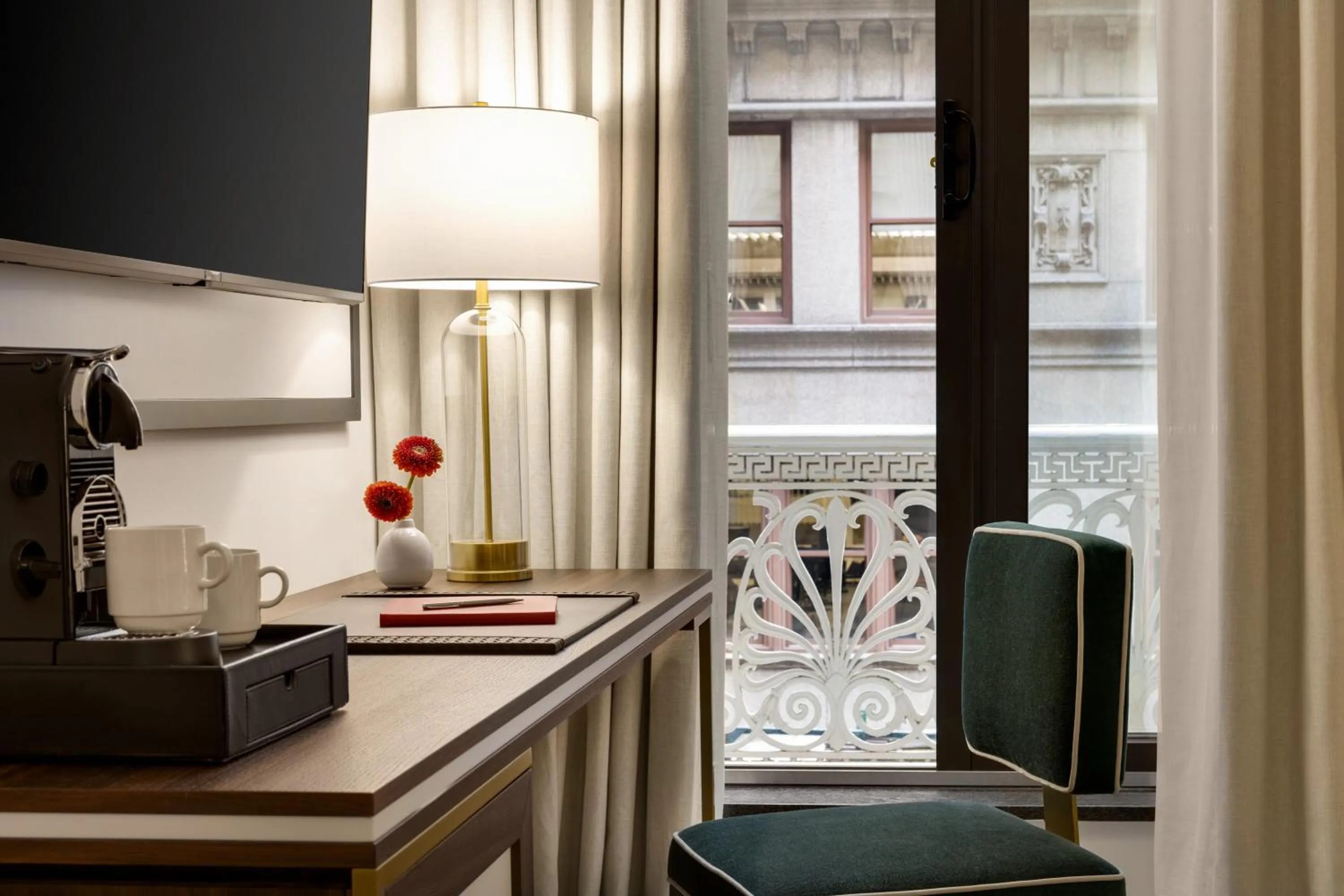 Bedroom in The Chemists Club Hotel