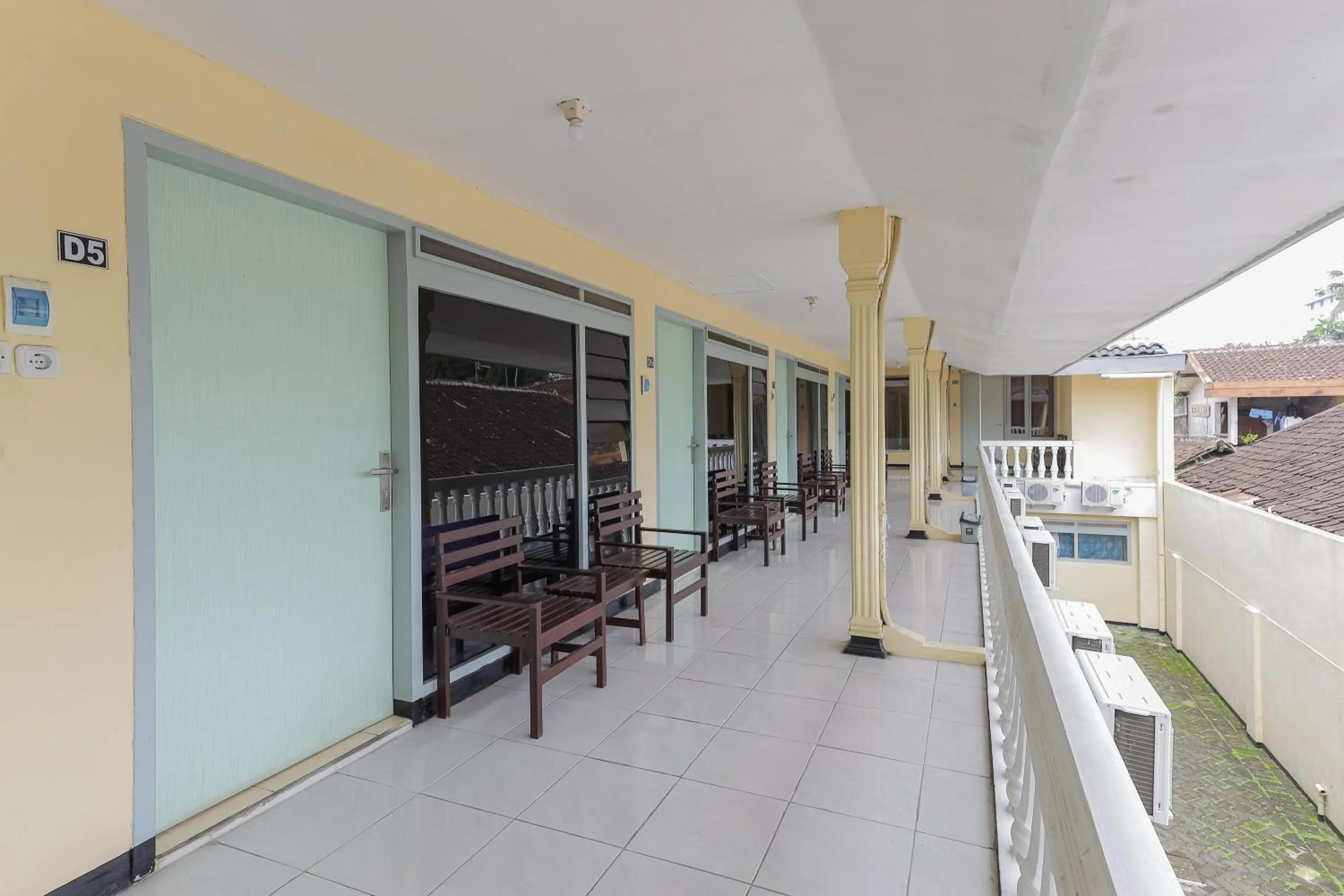 Property building in RedDoorz at CBR Residence Blimbing