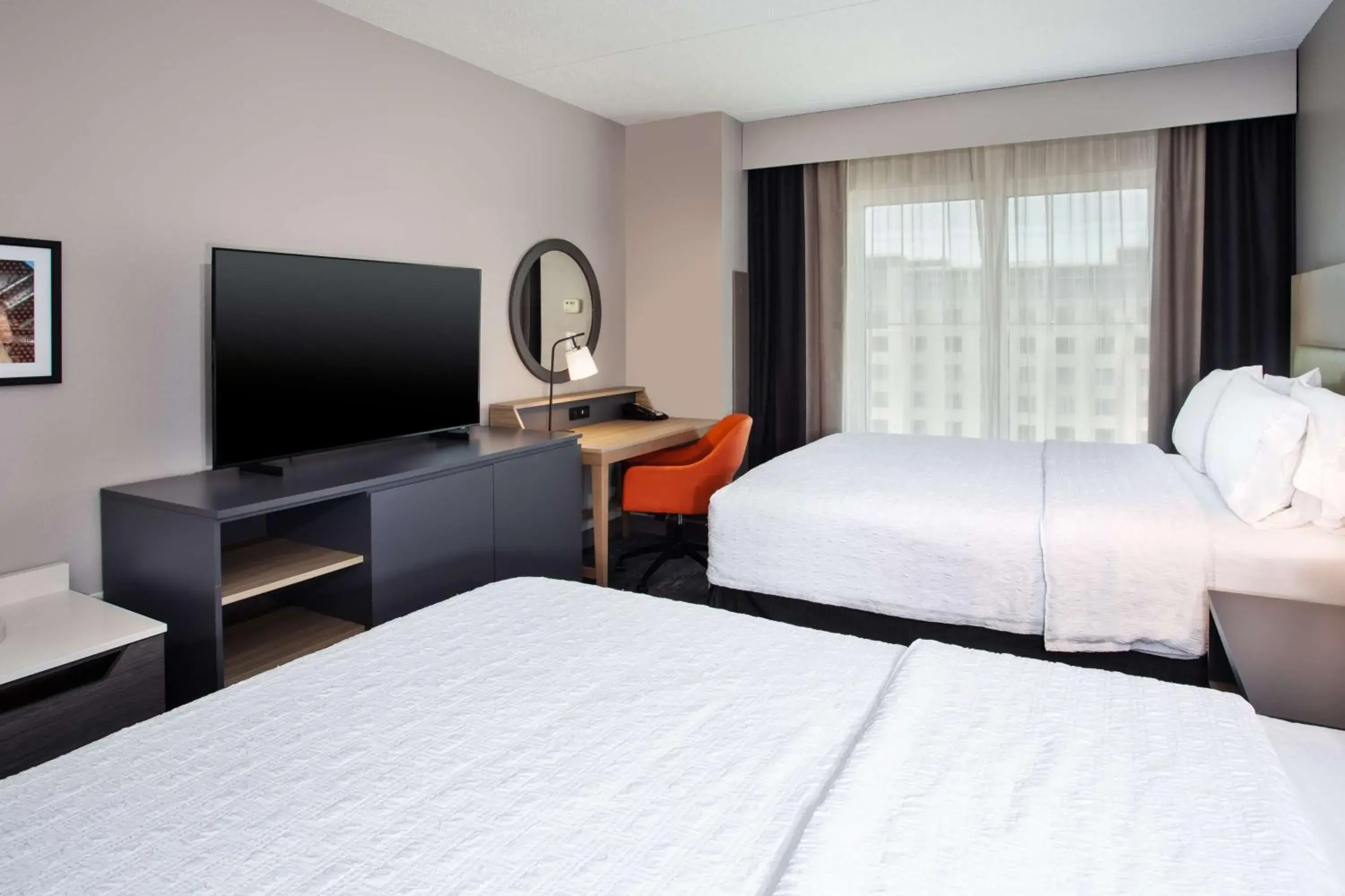 Bedroom, Bed in Hampton Inn & Suites By Hilton- Newark Airport Elizabeth Bedroom, Bed in Hampton Inn & Suites By Hilton- Newark Airport Elizabeth