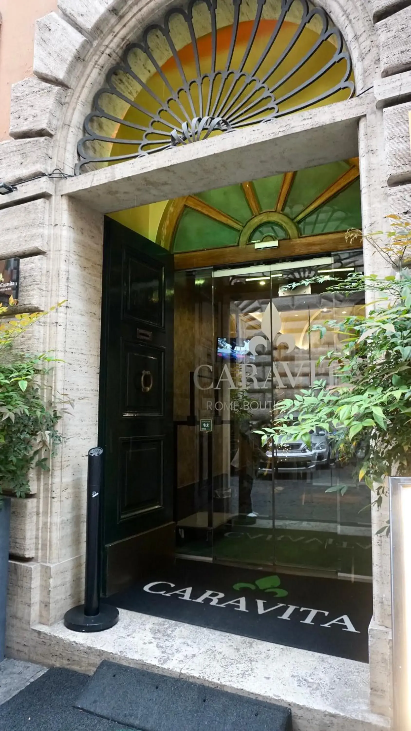 Facade/entrance in Hotel Caravita Facade/entrance in Hotel Caravita