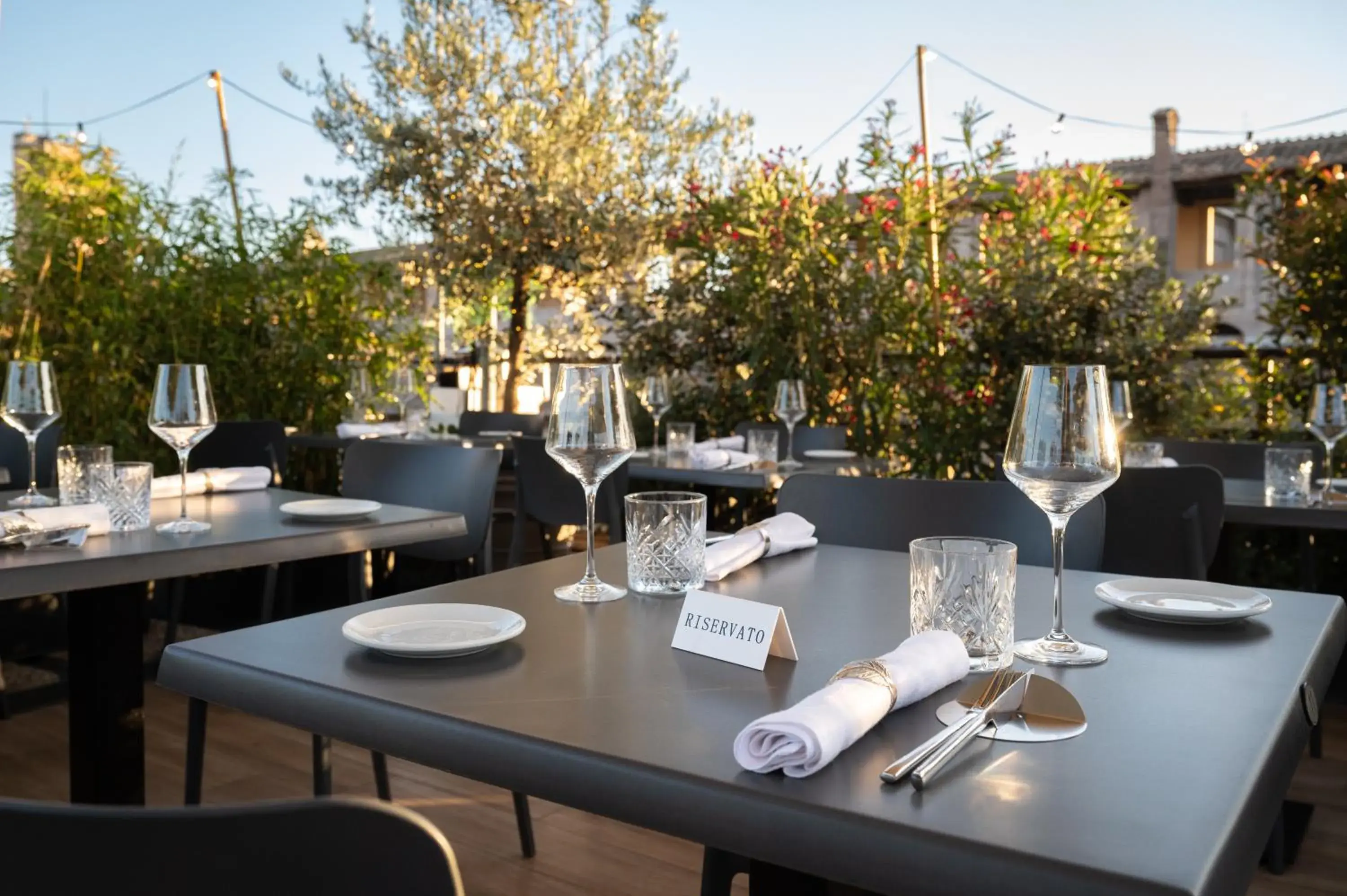 Restaurant/places to eat in Hotel Caravita Restaurant/places to eat in Hotel Caravita