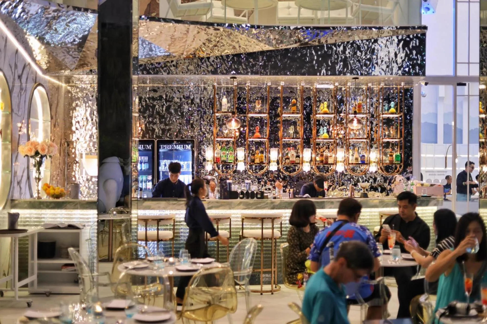 Restaurant/places to eat in Moose Hotel Chiangmai