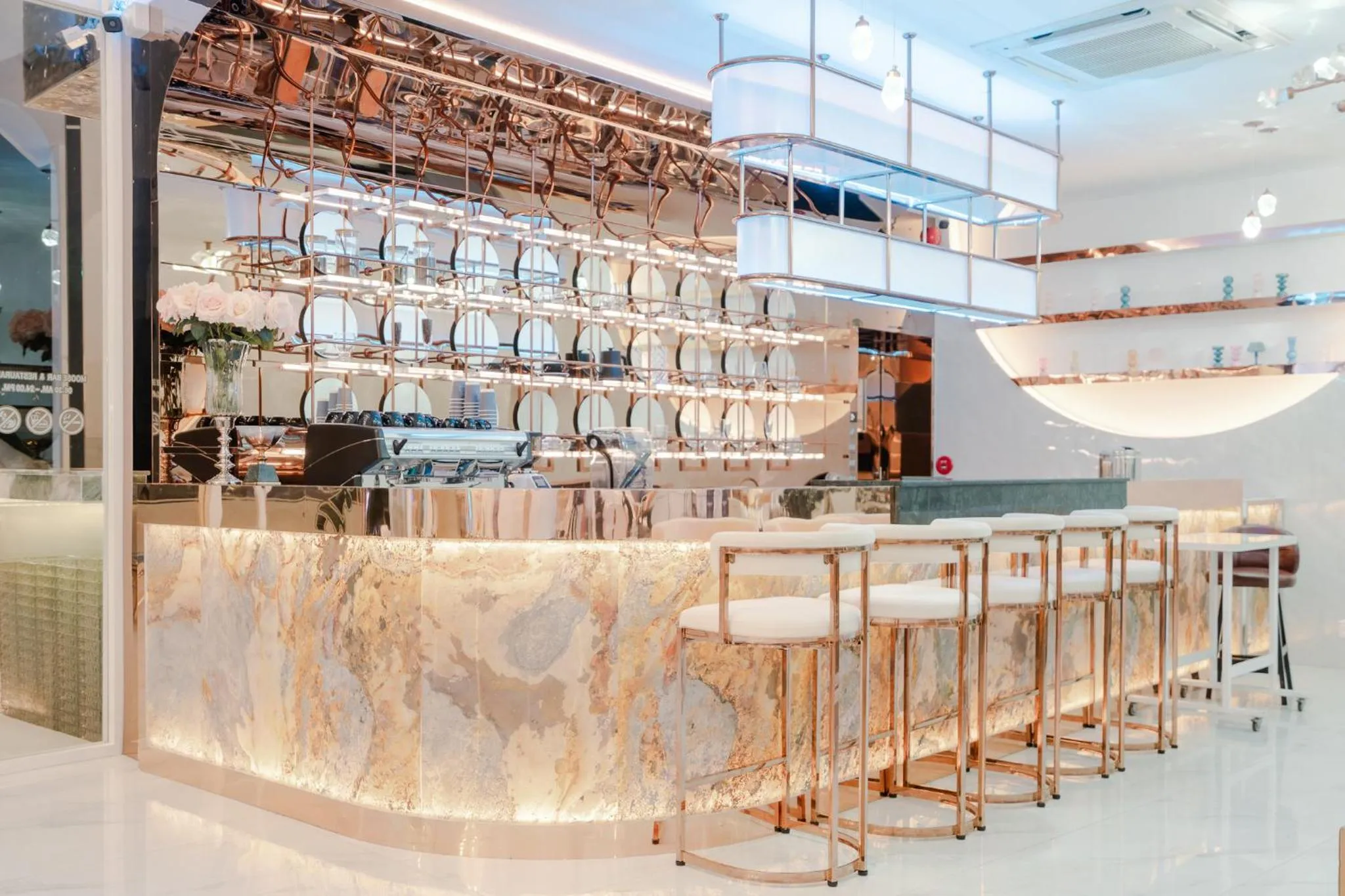 Restaurant/places to eat in Moose Hotel Chiangmai