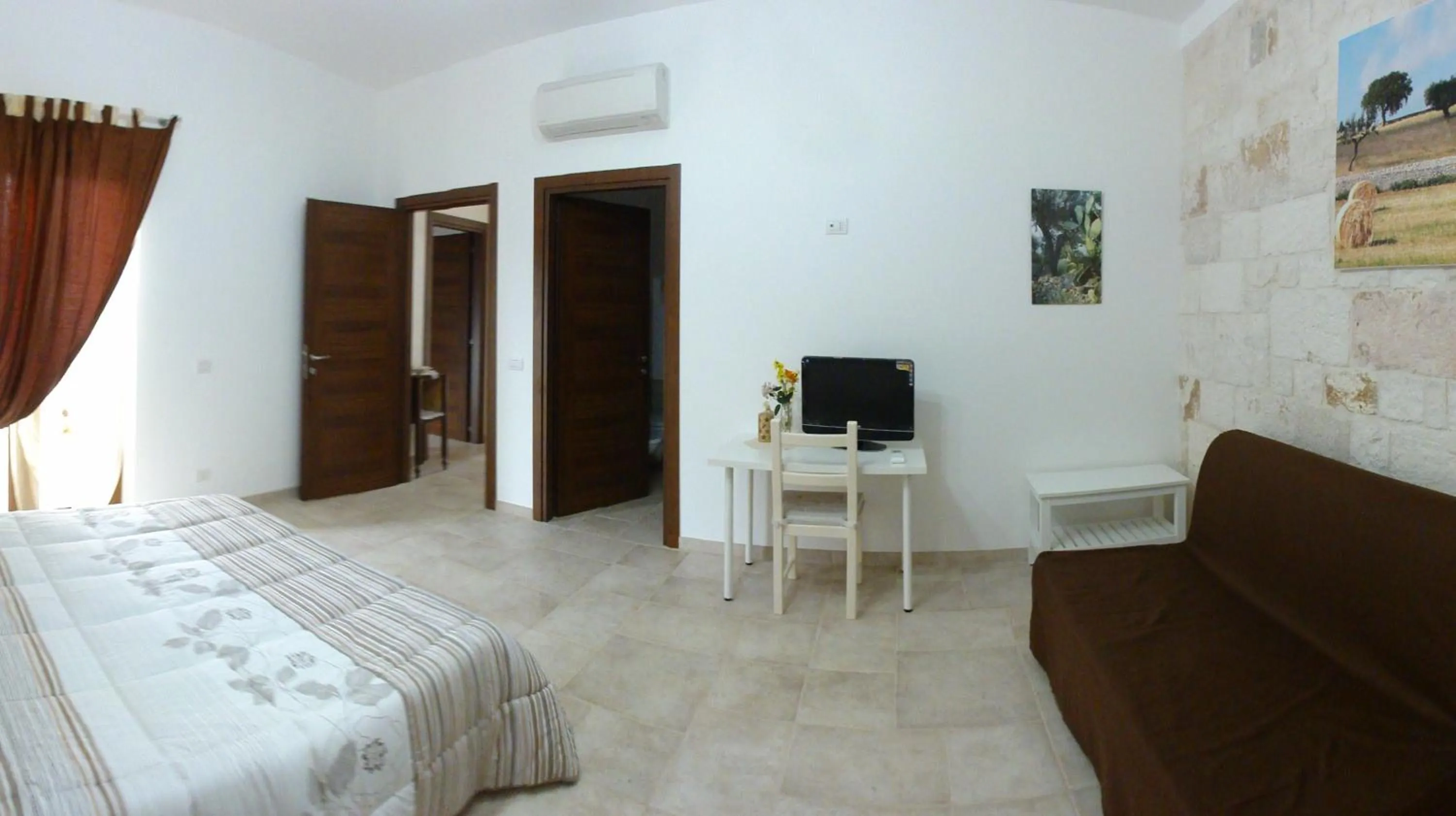 Photo of the whole room, Bed in Ape Rossa