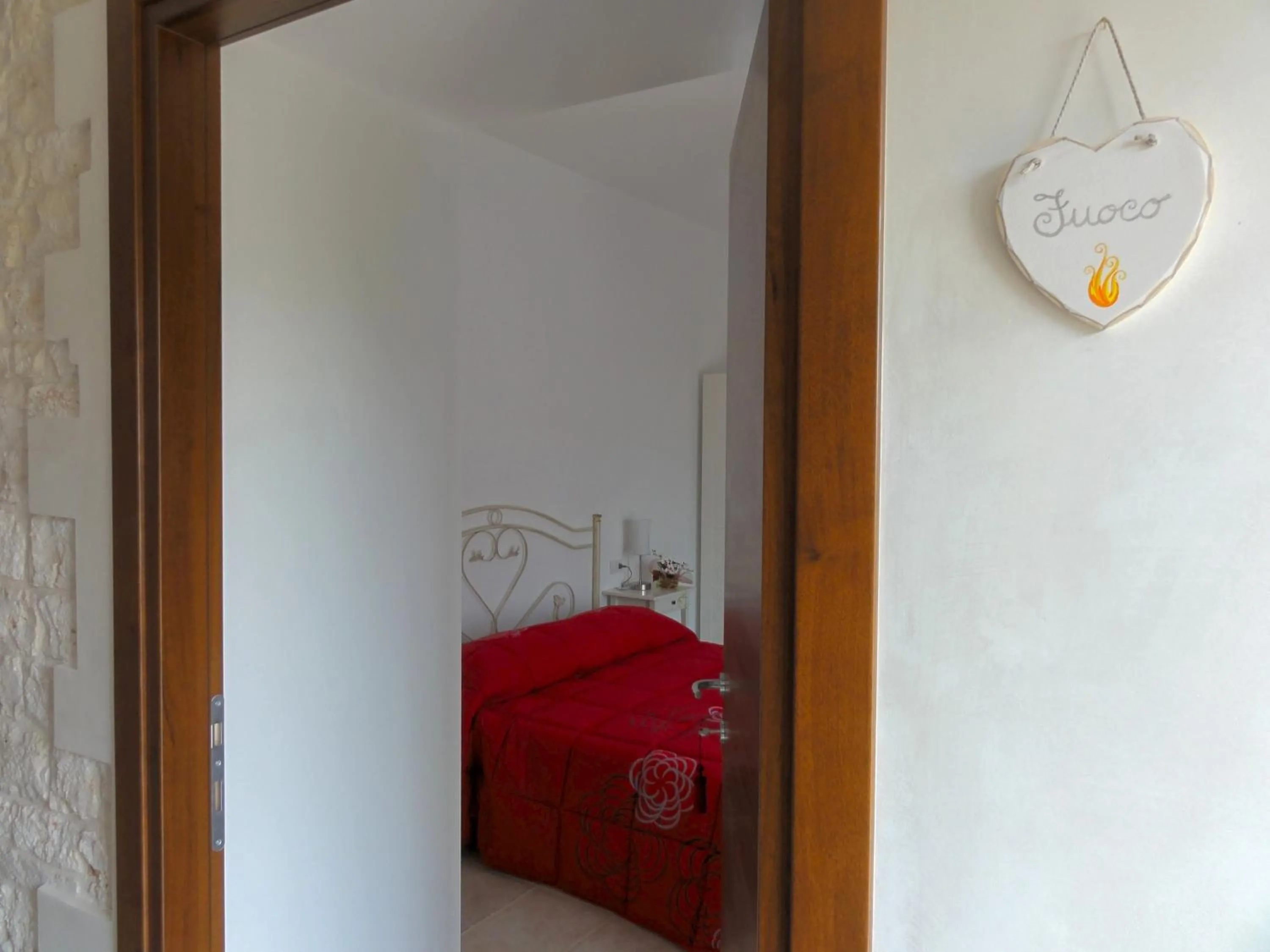 Decorative detail, Bed in Ape Rossa