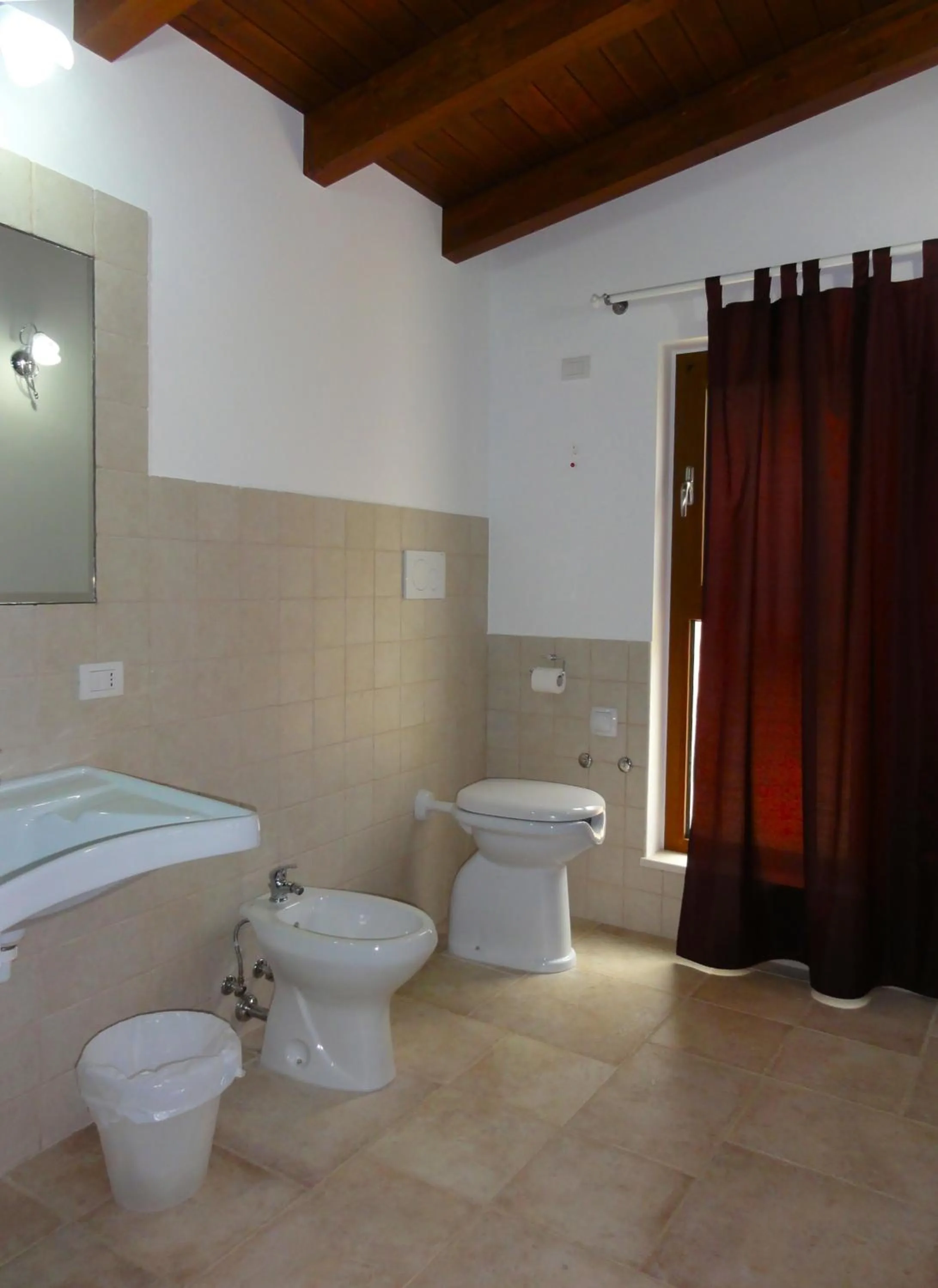 Bathroom in Ape Rossa